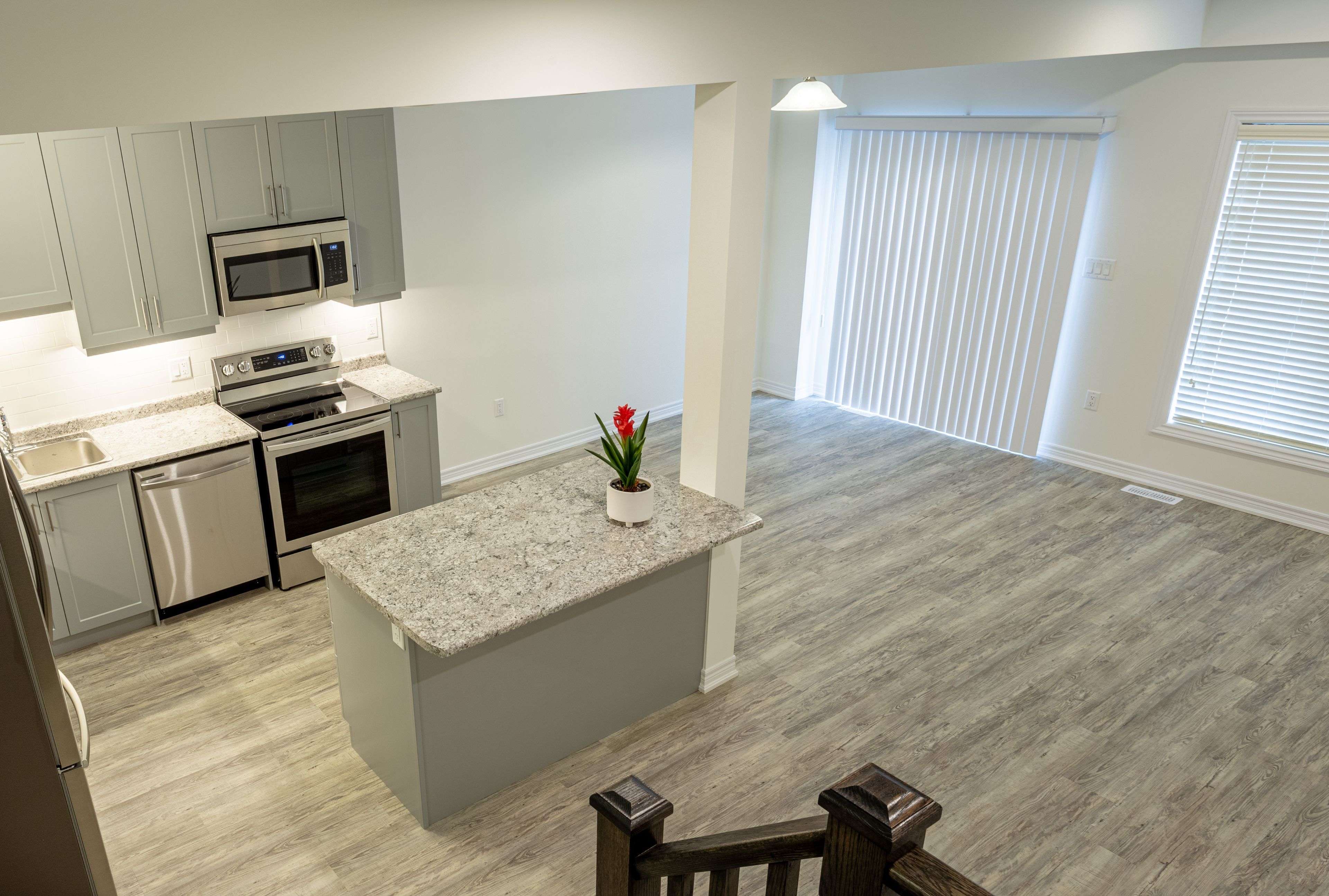 Hamilton, ON L9K 0J7,47 Beasley GRV