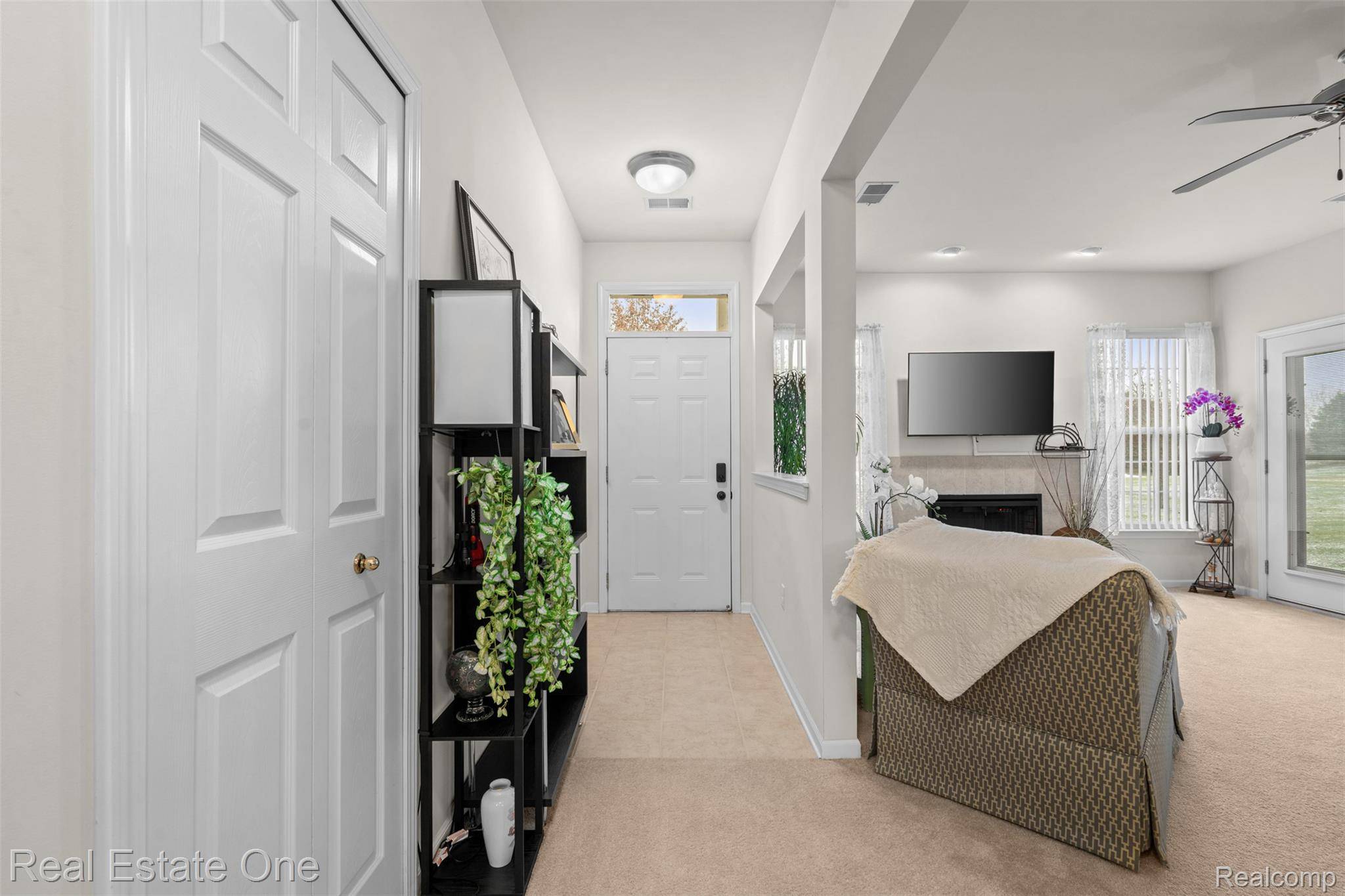 Shelby Twp, MI 48317,48436 Maplehurst DR