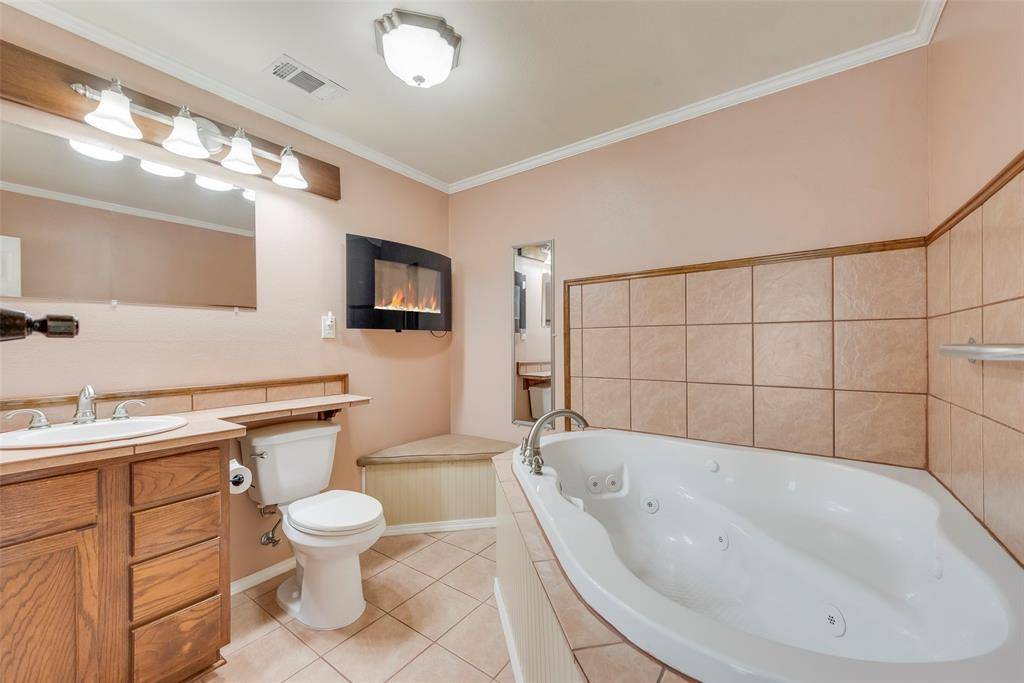 Athens, TX 75751,8636 W ST HWY 31