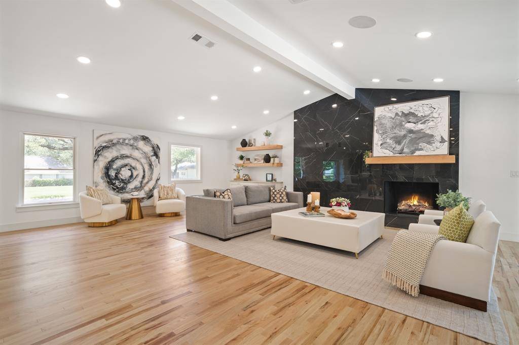 Dallas, TX 75229,4336 Irvin Simmons Drive