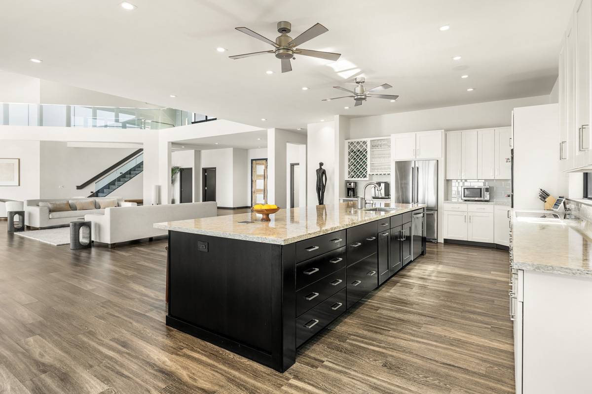 Kailua-kona, HI 96740,76-981 AEO ST