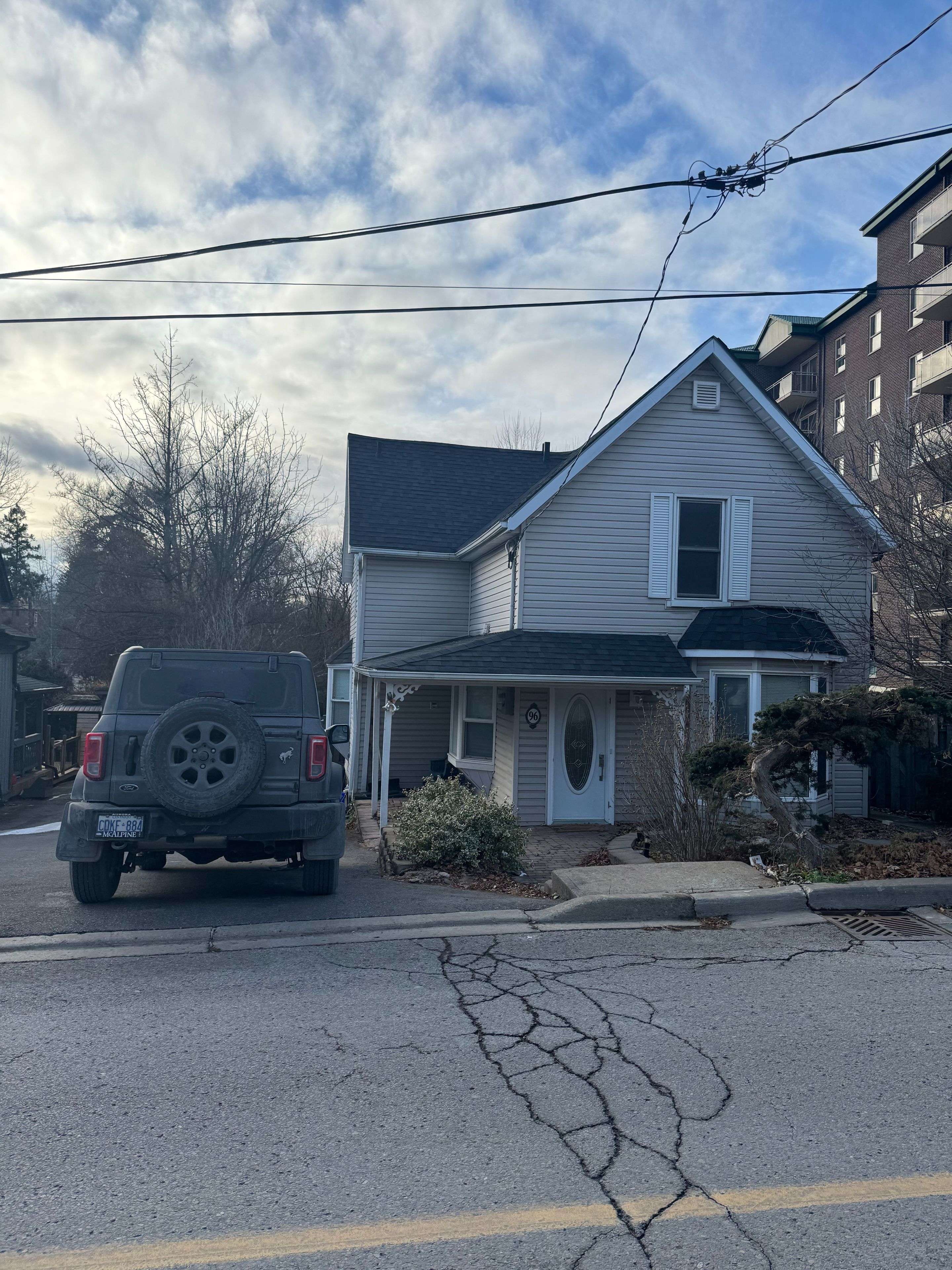 Aurora, ON L4G 1P6,96 Gurnett ST #Main