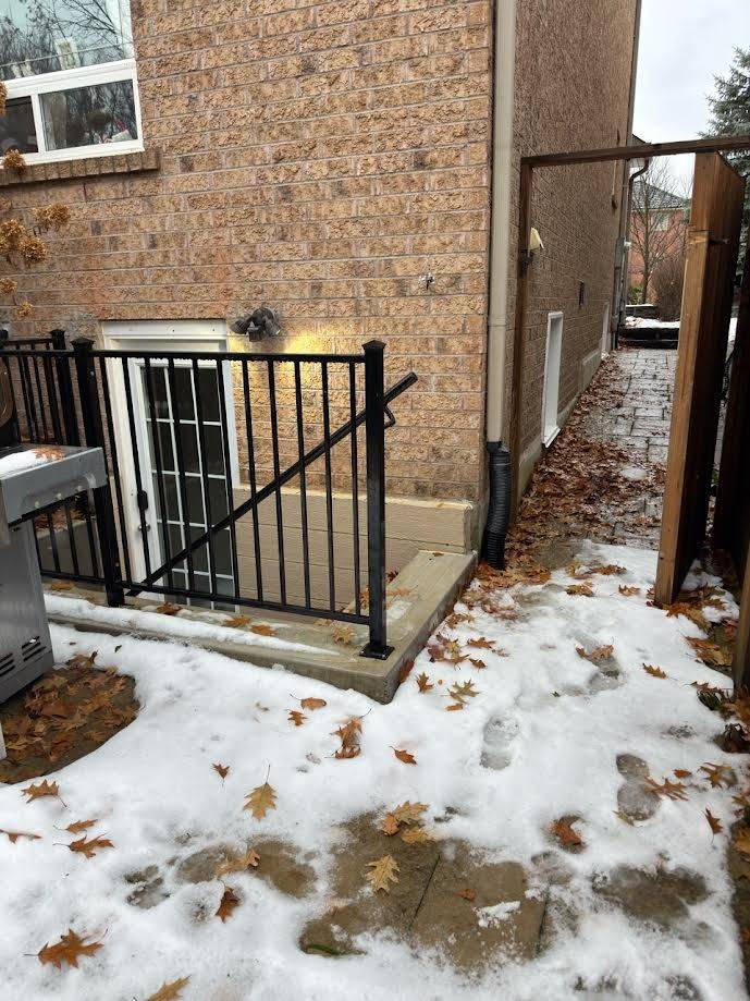 Richmond Hill, ON L4C 0E3,100 Larratt LN