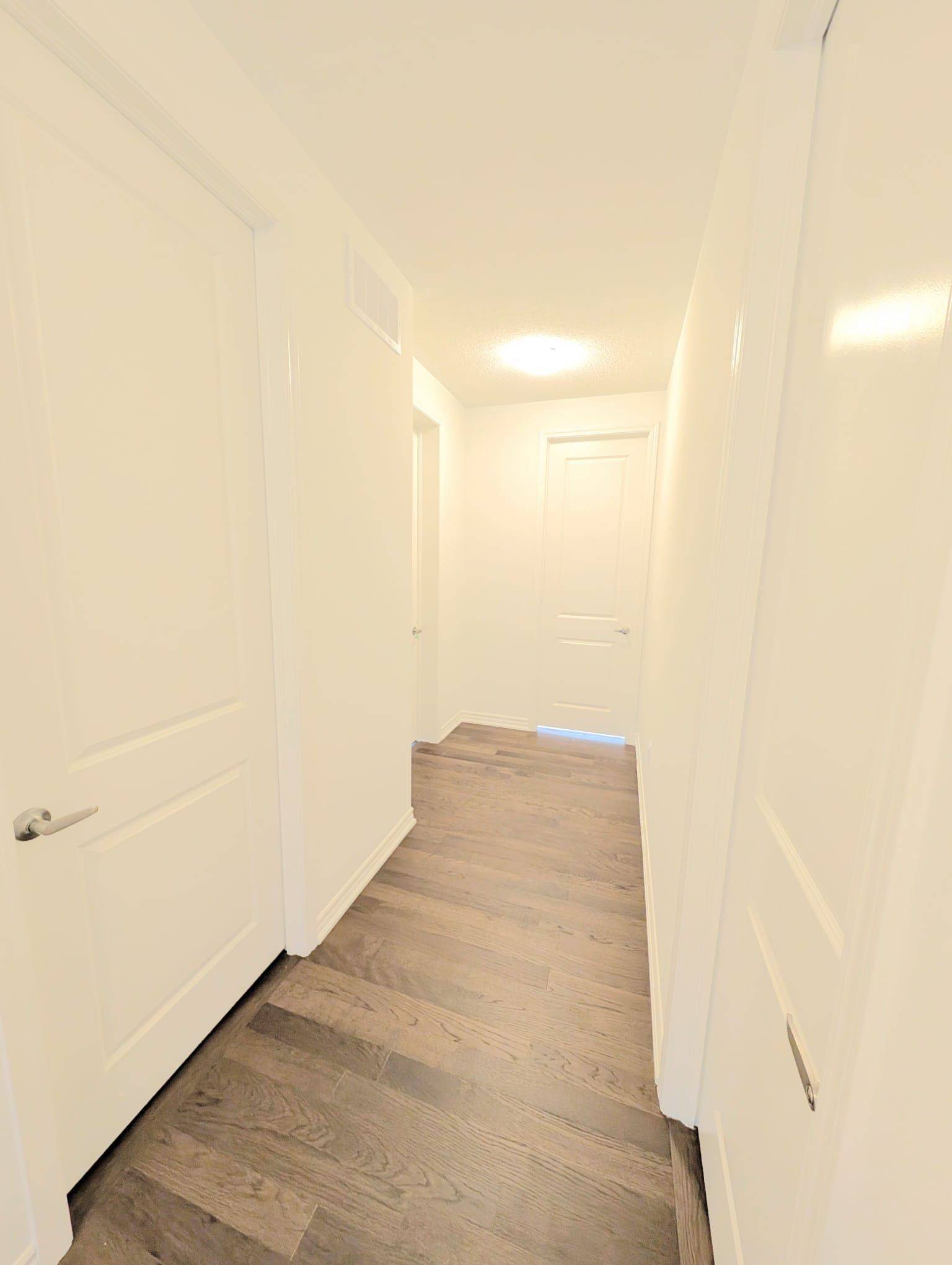 Barrie, ON L8J 0Y5,352 Madelaine DR