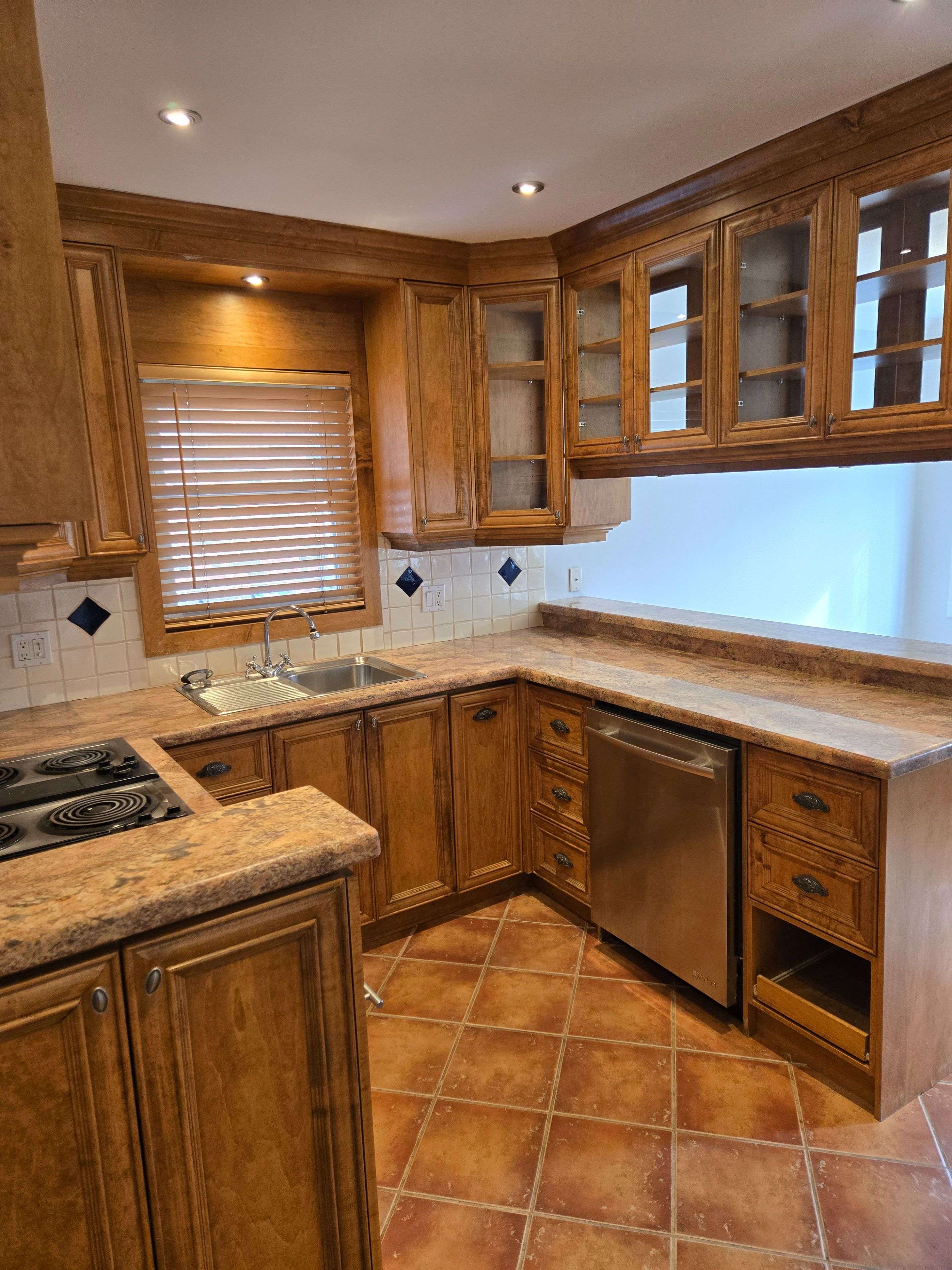 Toronto W04, ON M9N 1L7,206 King ST N