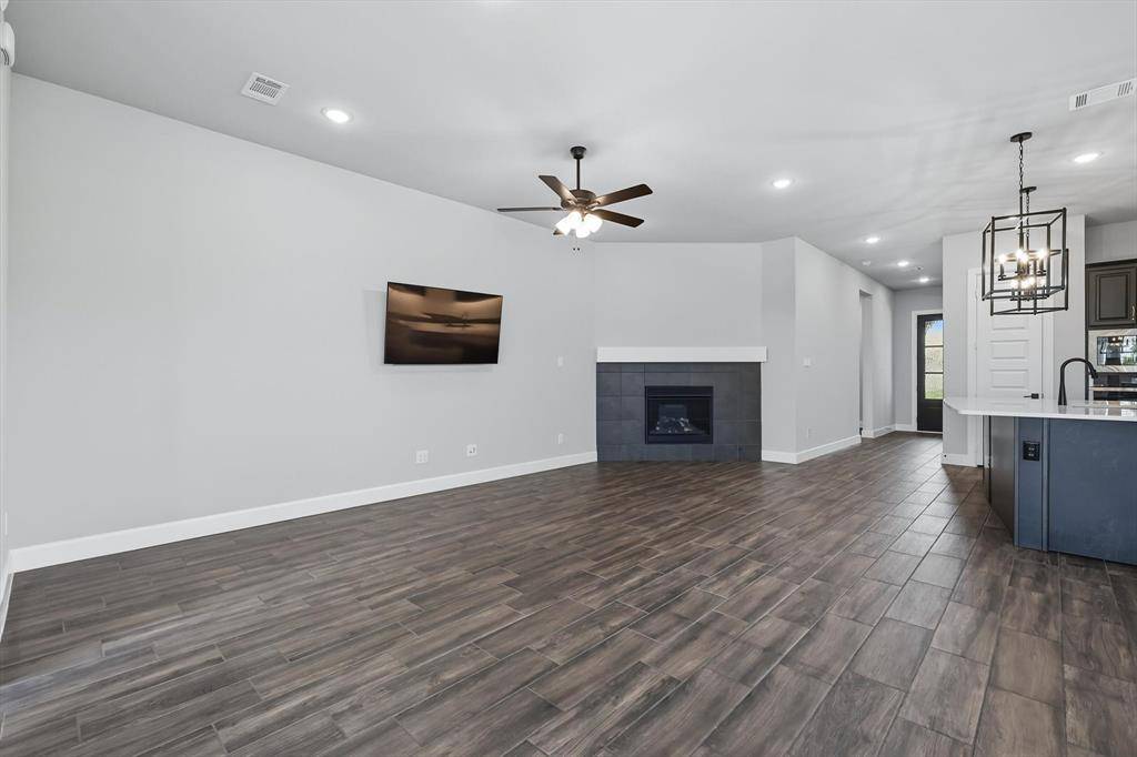 Arlington, TX 76005,4760 Kings Garden Parkway