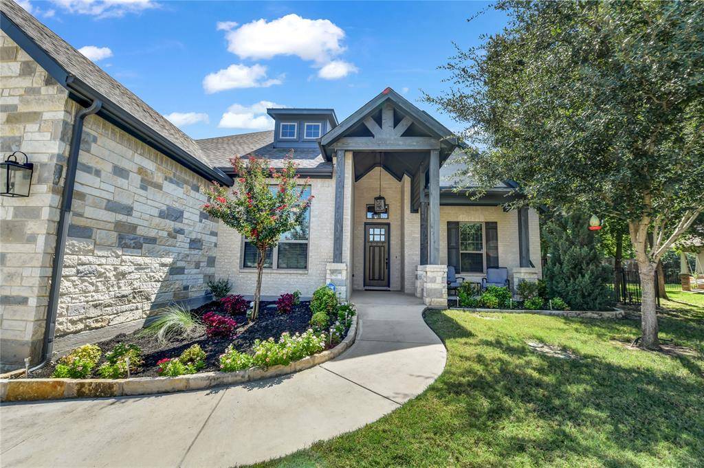 Azle, TX 76020,305 Familia Court