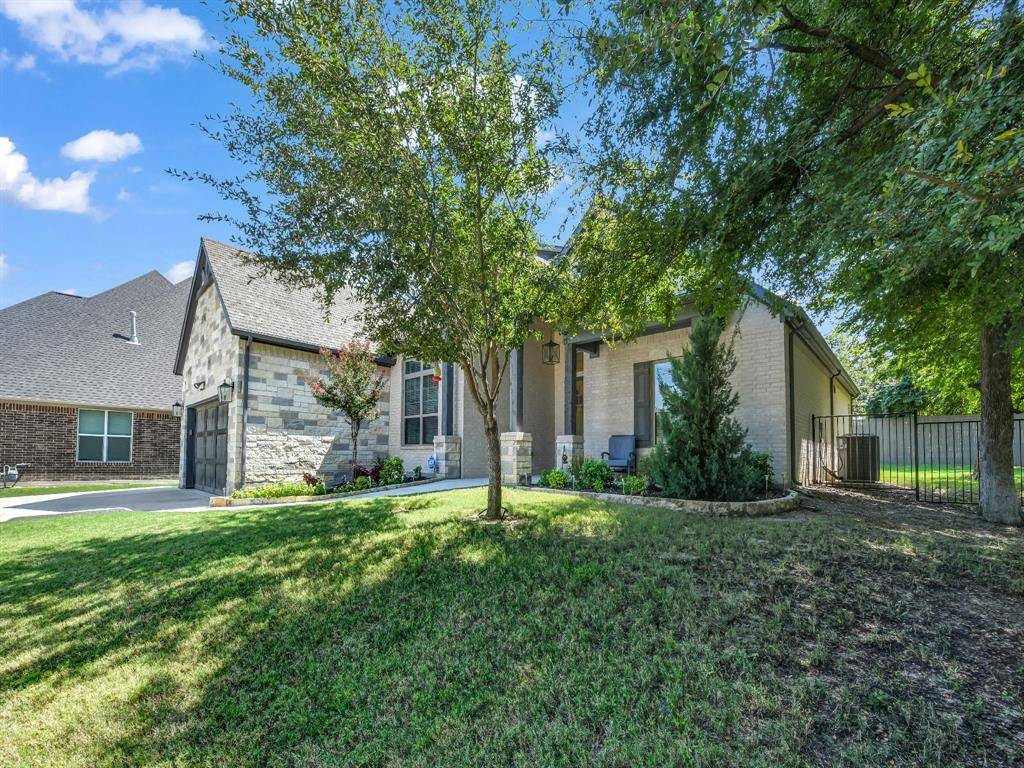 Azle, TX 76020,305 Familia Court