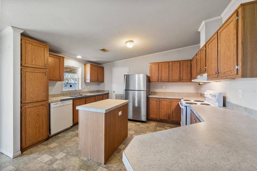 Mabank, TX 75147,221 N Kemp Street