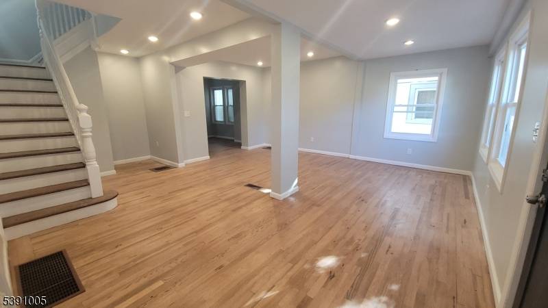 East Orange City, NJ 07018,94 Sanford St