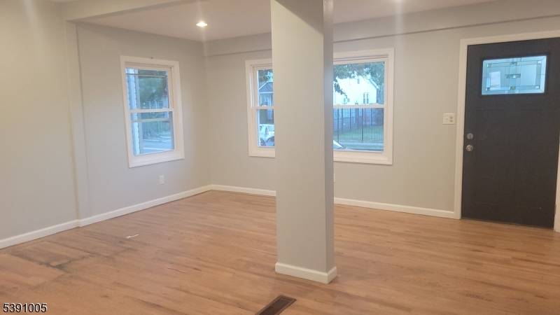 East Orange City, NJ 07018,94 Sanford St