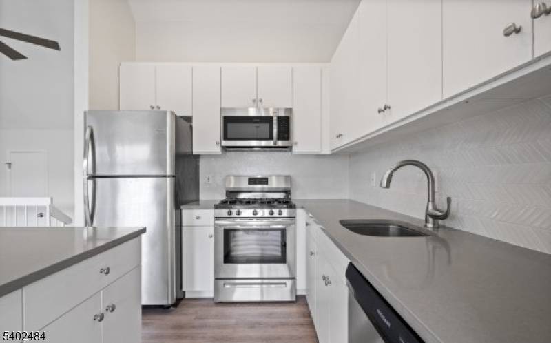 Glen Gardner Boro, NJ 08826,1406 Spruce Hills Dr