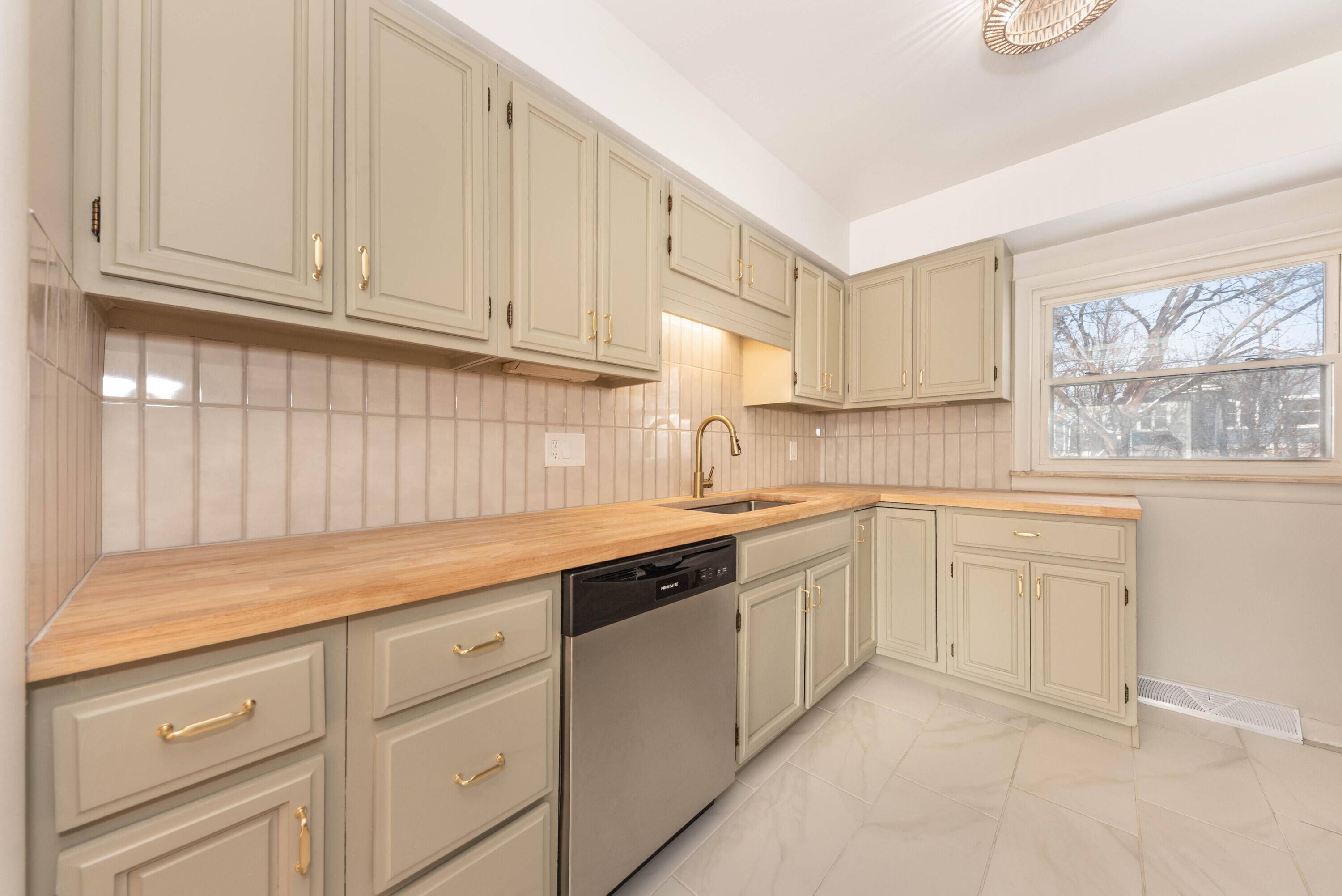 Ypsilanti, MI 48197,2410 Harding AVE