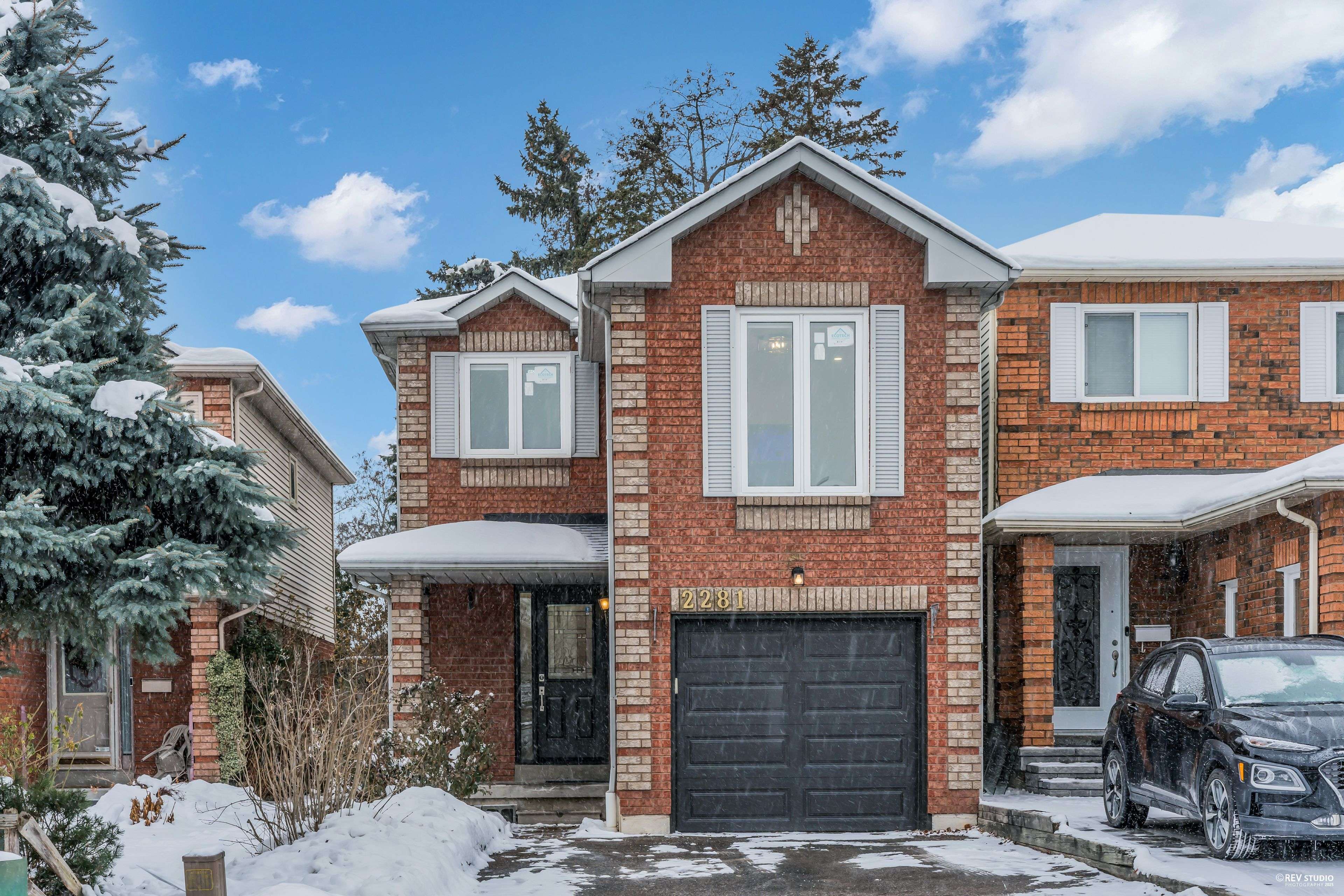 Pickering, ON L1X 2R7,2281 Wildwood CRES