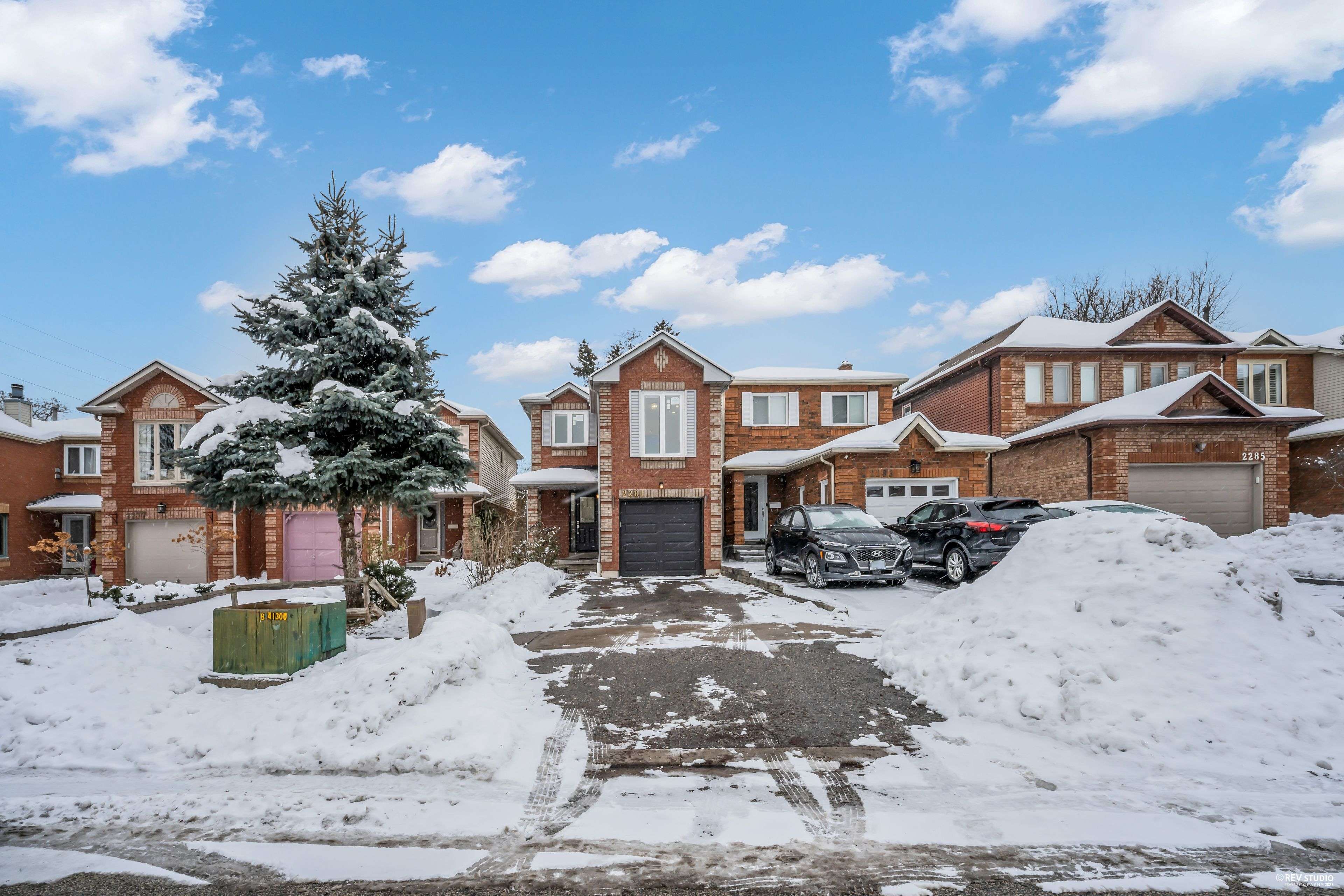 Pickering, ON L1X 2R7,2281 Wildwood CRES