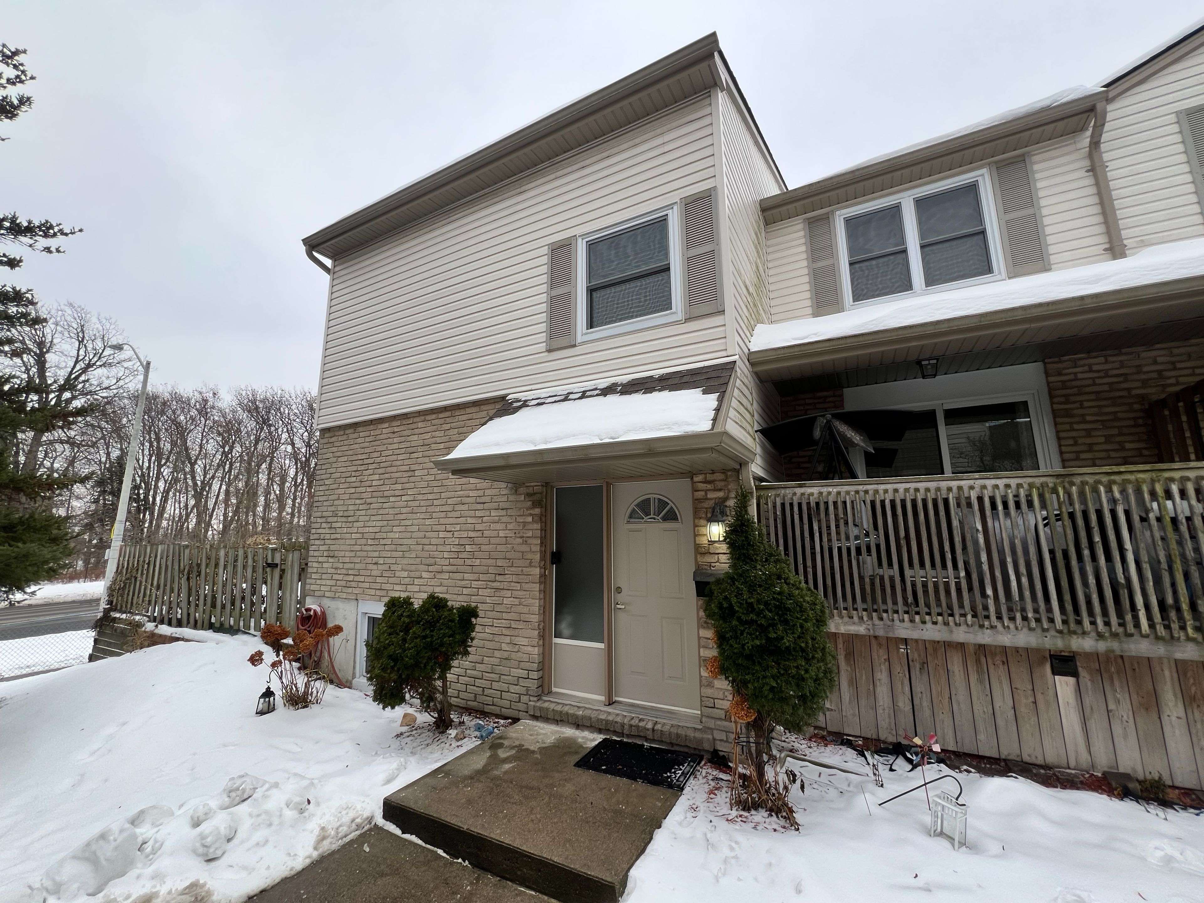 Hamilton, ON L8W 1M8,1300 Upper Ottawa ST #44