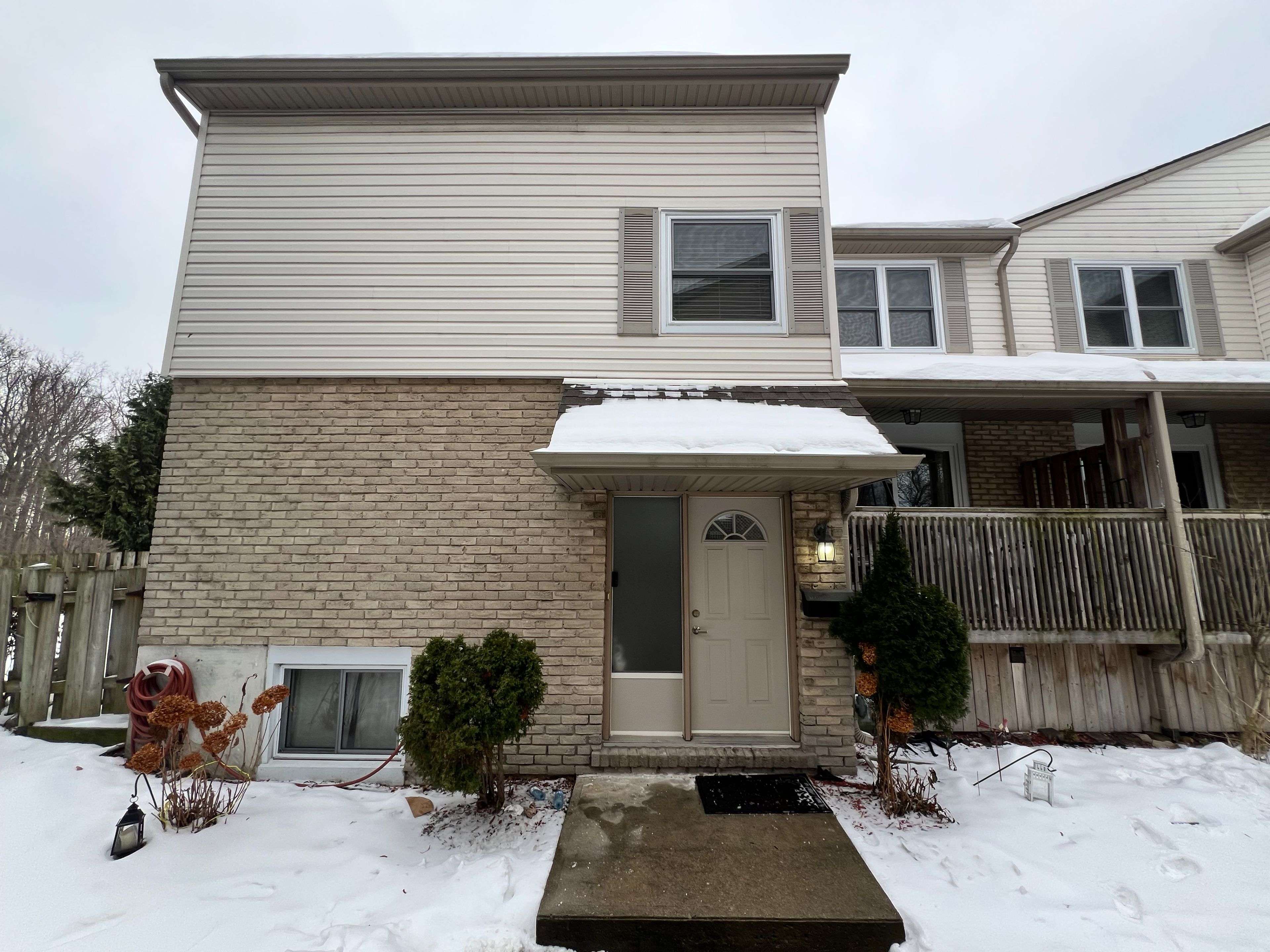 Hamilton, ON L8W 1M8,1300 Upper Ottawa ST #44