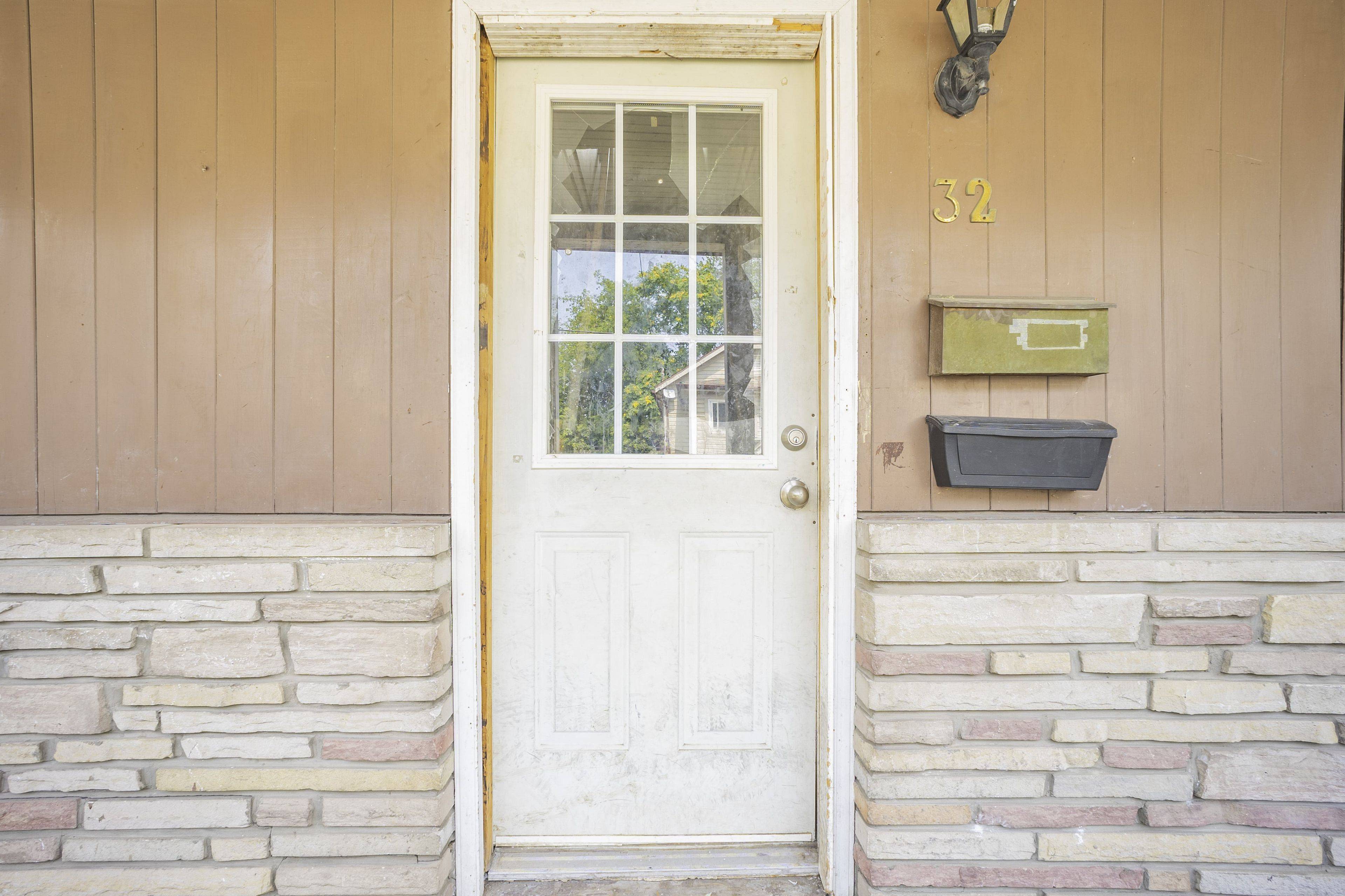 St. Catharines, ON L2R 3G2,32 Division ST