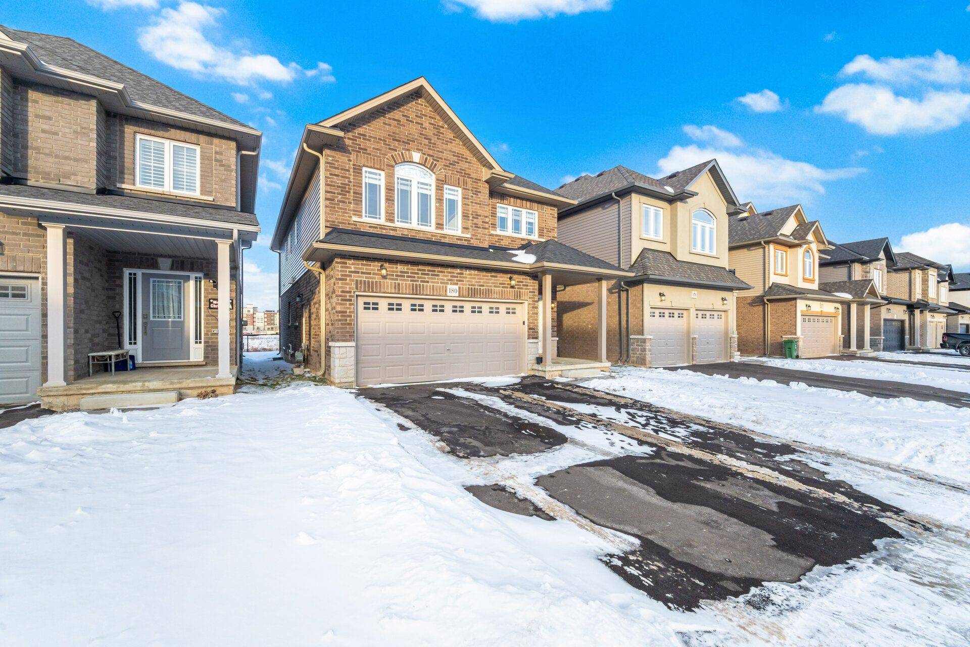 Hamilton, ON L0R 1P0,180 CITTADELLA BLVD