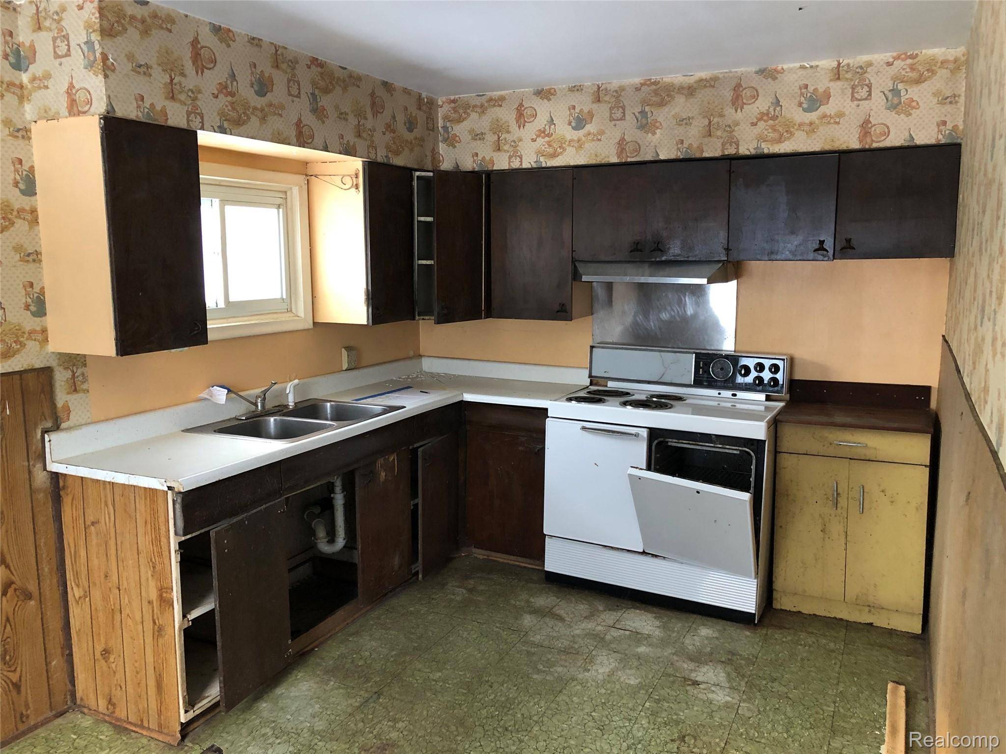 Flint, MI 48505,1704 E WEBSTER RD