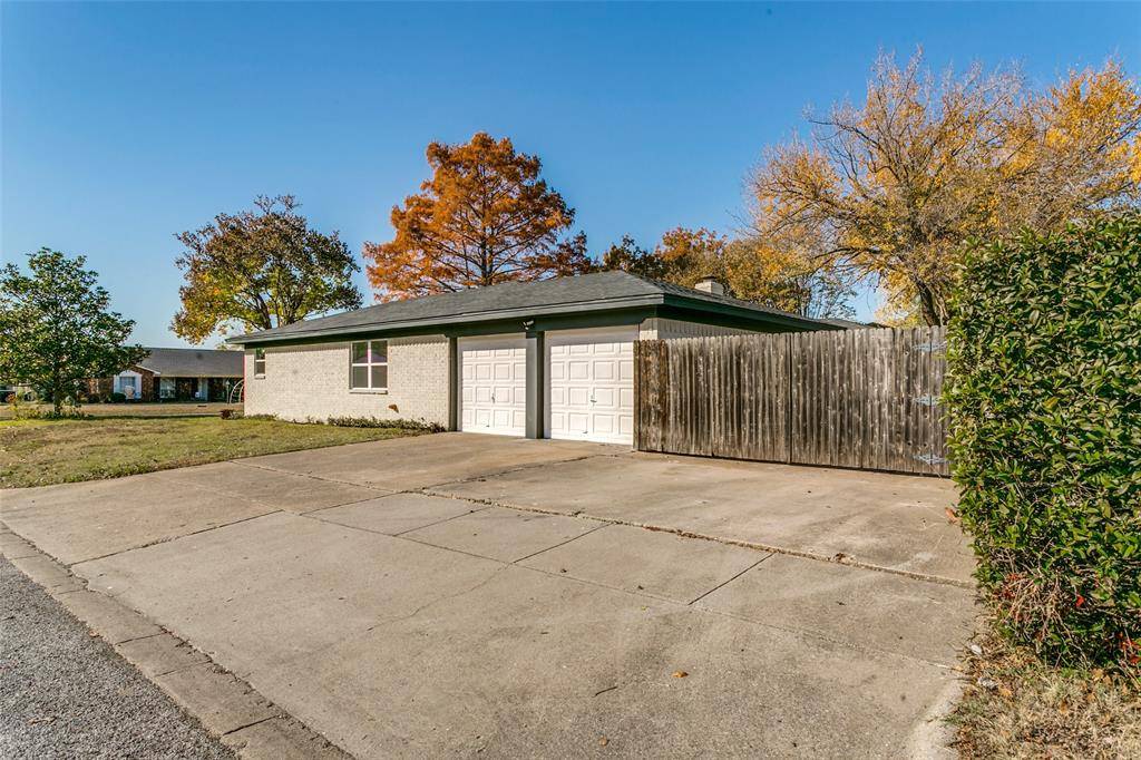 North Richland Hills, TX 76180,5900 Field Stone Court