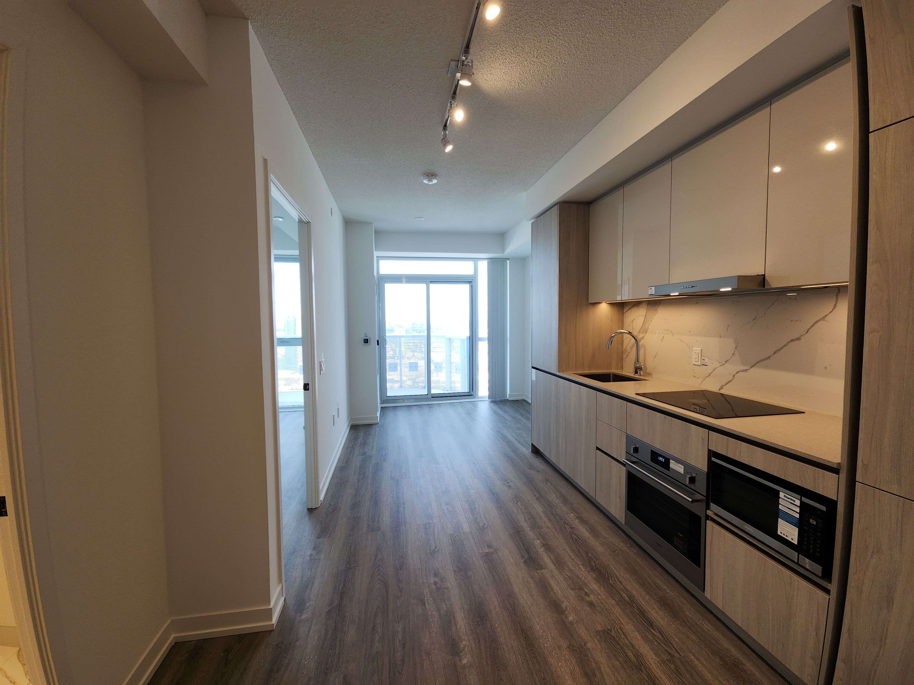 Vaughan, ON L4K 5Z7,8 Interchange WAY #4208