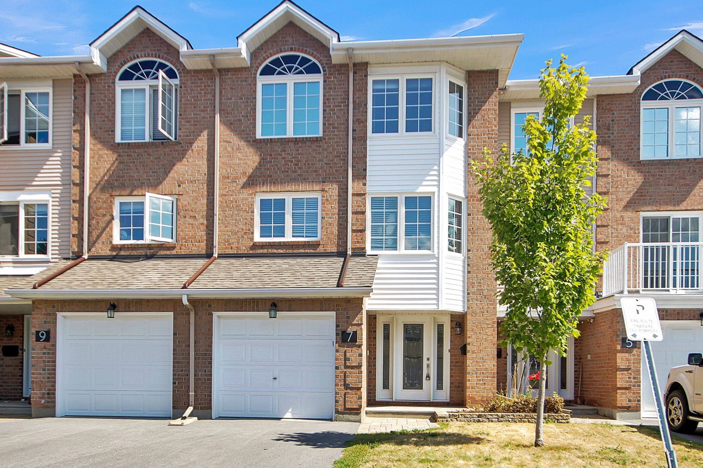 South Of Baseline To Knoxdale, ON K2G 5V3,7 Wrenwood CRES #4