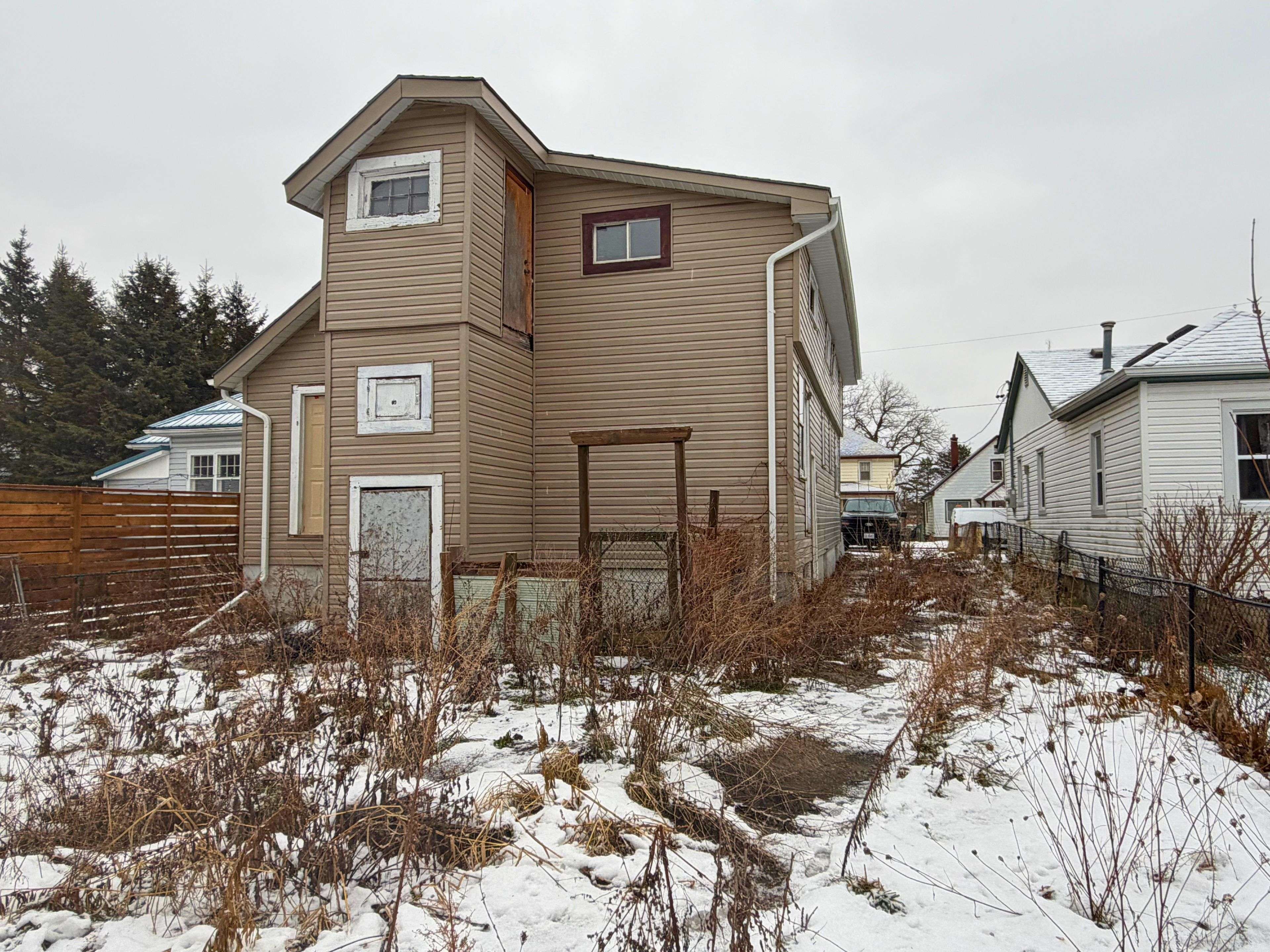 Norfolk, ON N3Y 3E3,16 Nelson ST