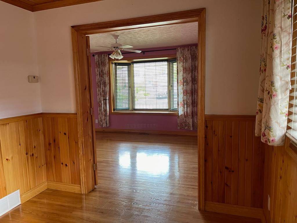 Kitchener, ON N2E 2A6,64 Sandsprings CRES