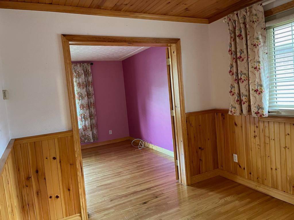 Kitchener, ON N2E 2A6,64 Sandsprings CRES