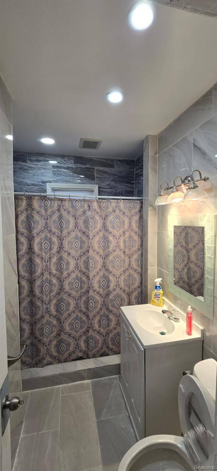 Dearborn, MI 48126,5003 Middlesex ST