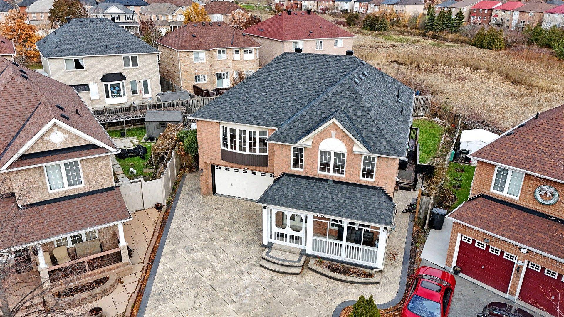 Toronto E11, ON M1X 1Y3,39 Hoptree AVE