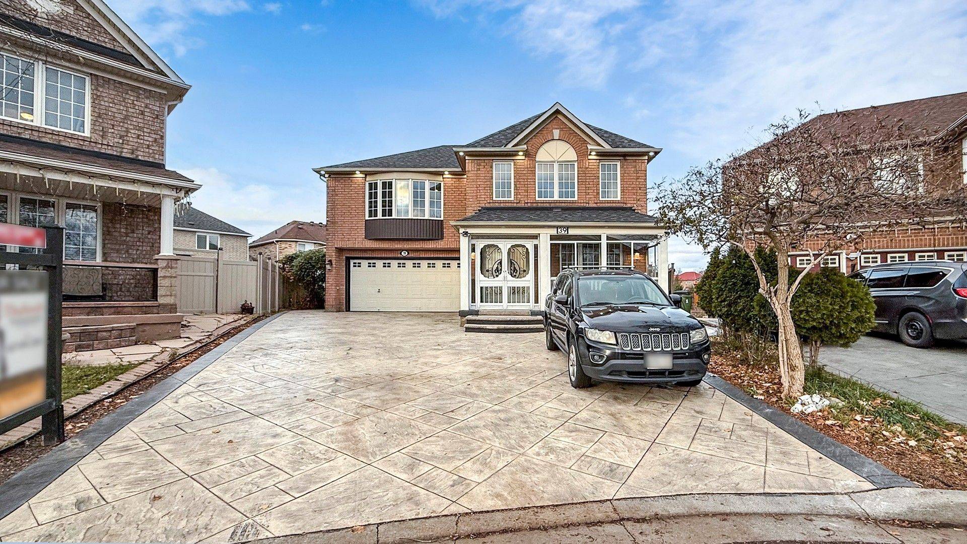 Toronto E11, ON M1X 1Y3,39 Hoptree AVE