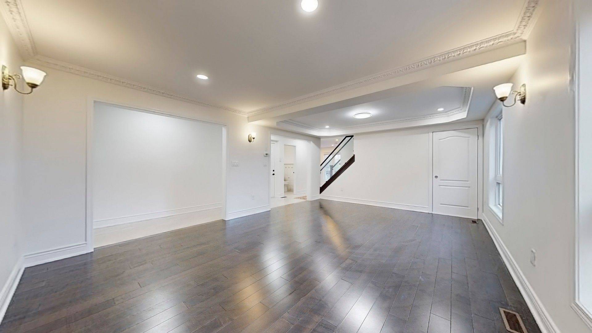 Toronto E11, ON M1X 1Y3,39 Hoptree AVE