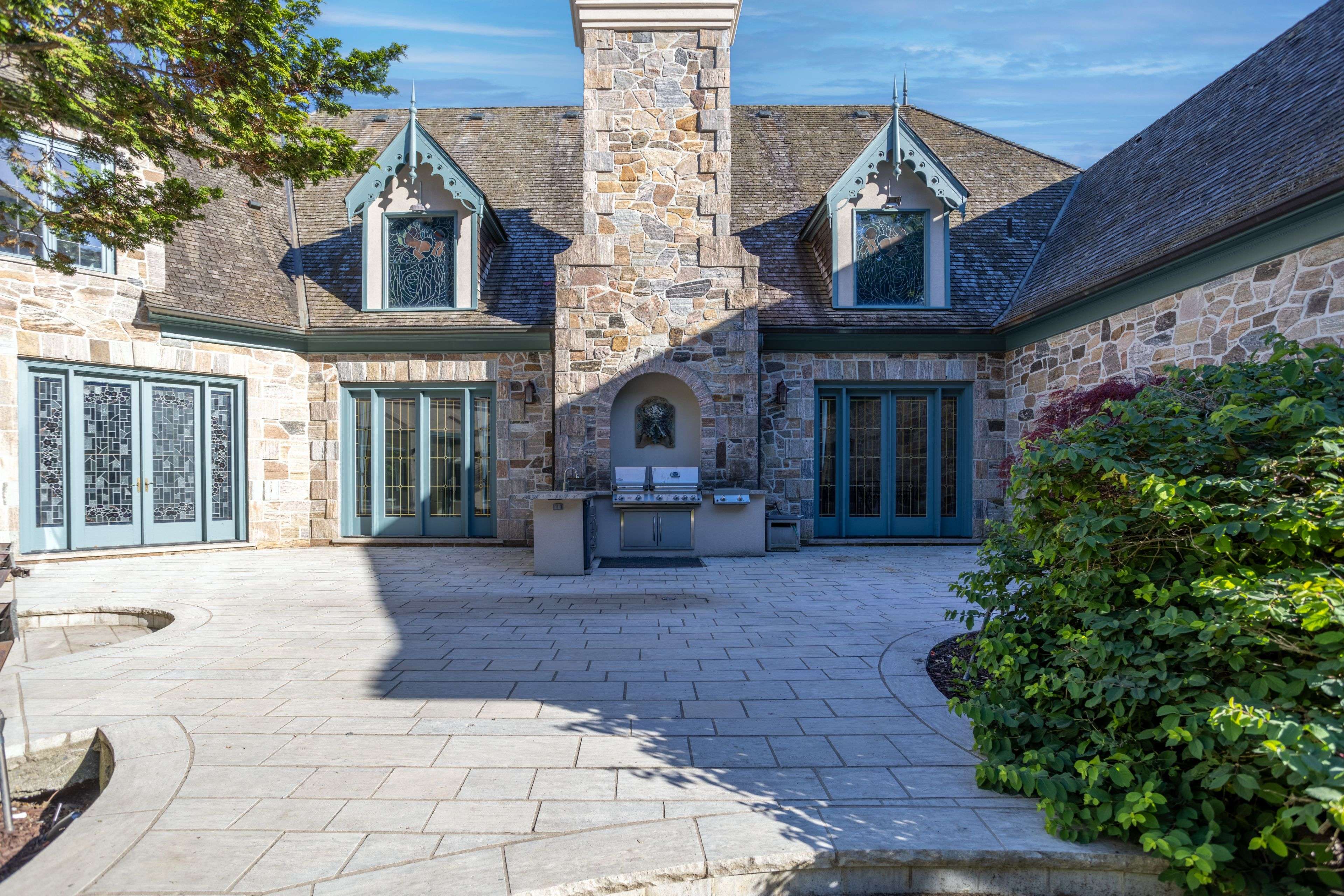 Vaughan, ON L6A 1E9,76 Quail Run BLVD