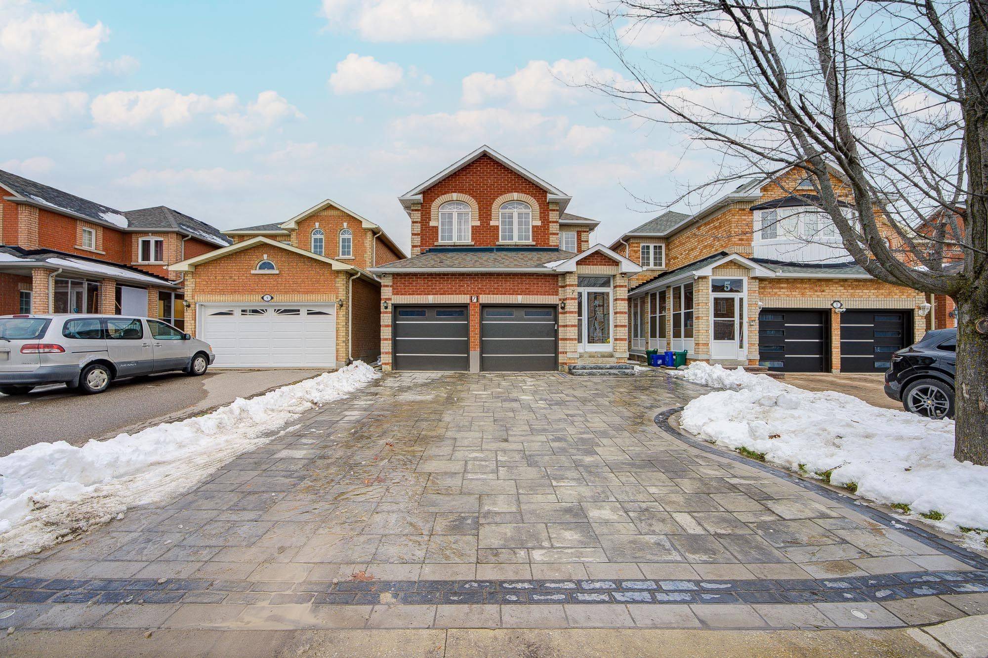 Markham, ON L3R 4T1,7 Whistler CT