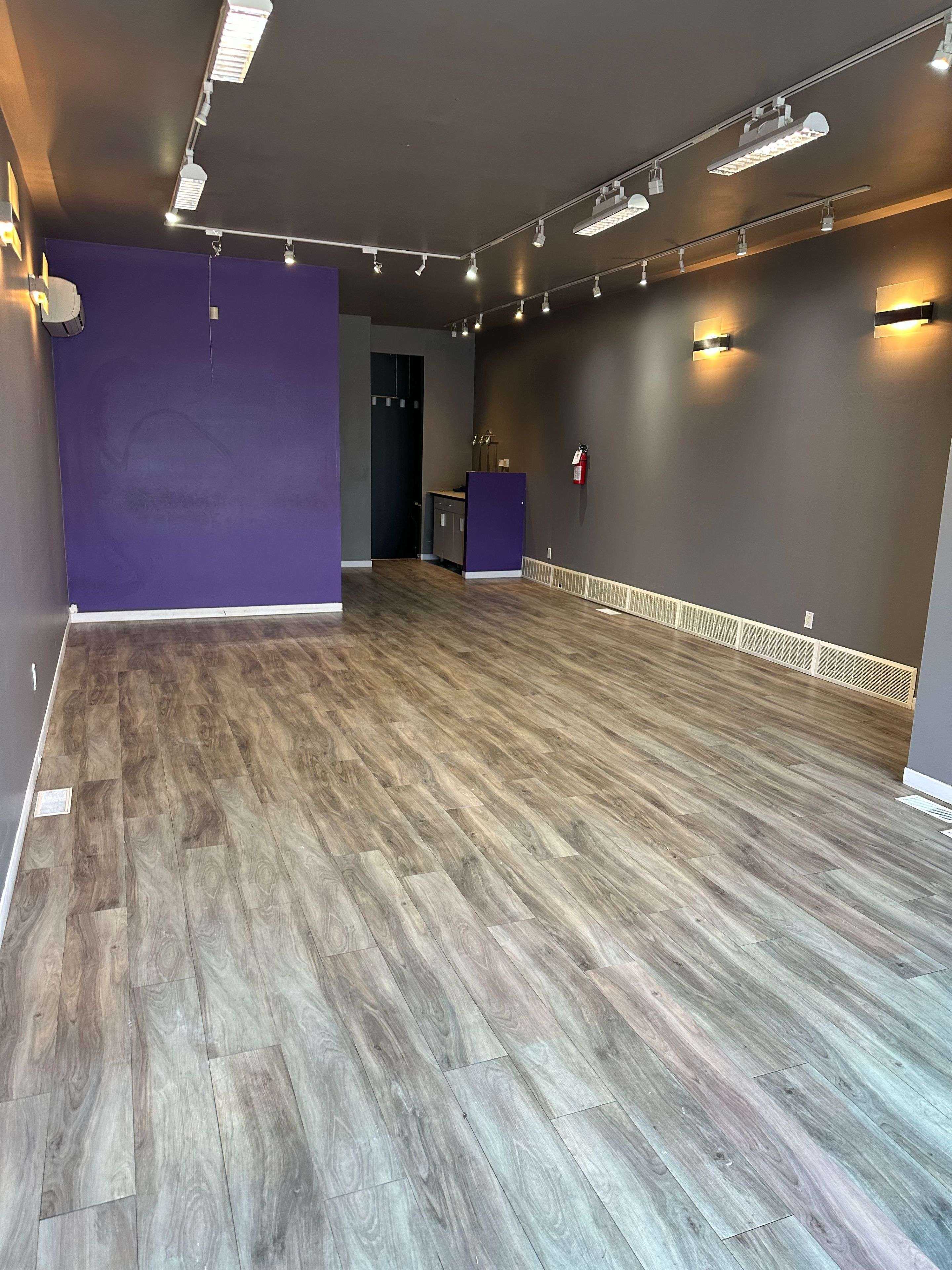 Mississauga, ON L5G 1E3,102 Lakeshore RD E