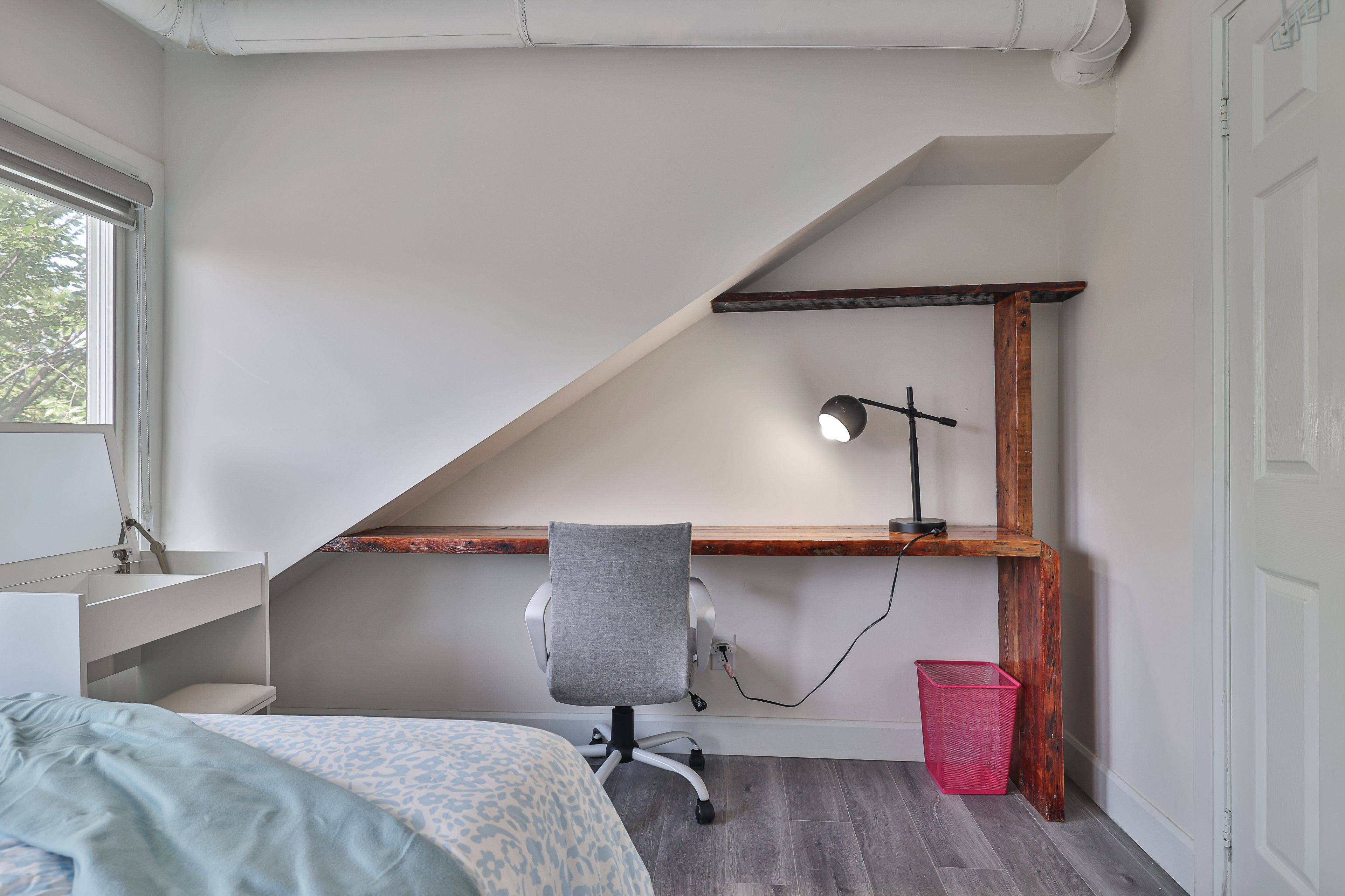 Toronto W01, ON M6R 2C6,5 Sorauren AVE #7