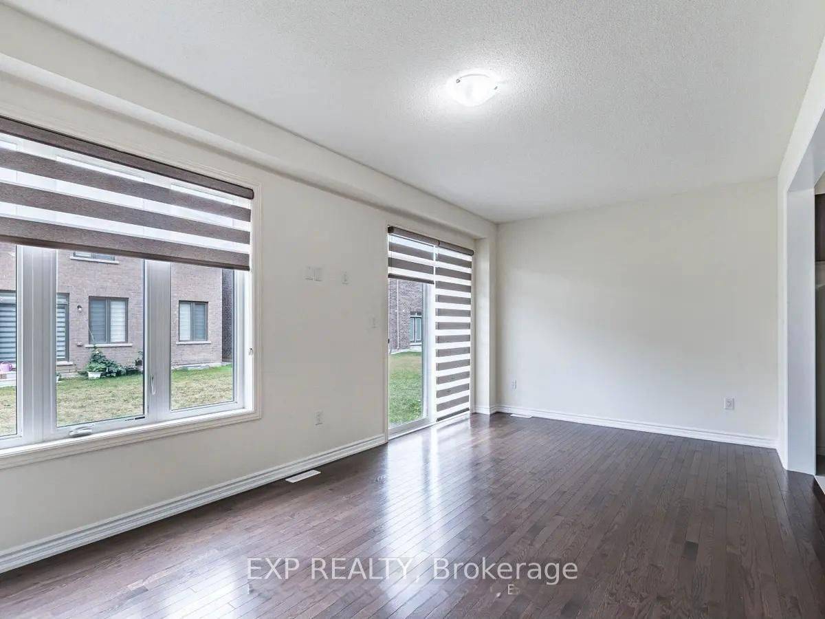 Brampton, ON L7A 5A6,10 Truffle CT