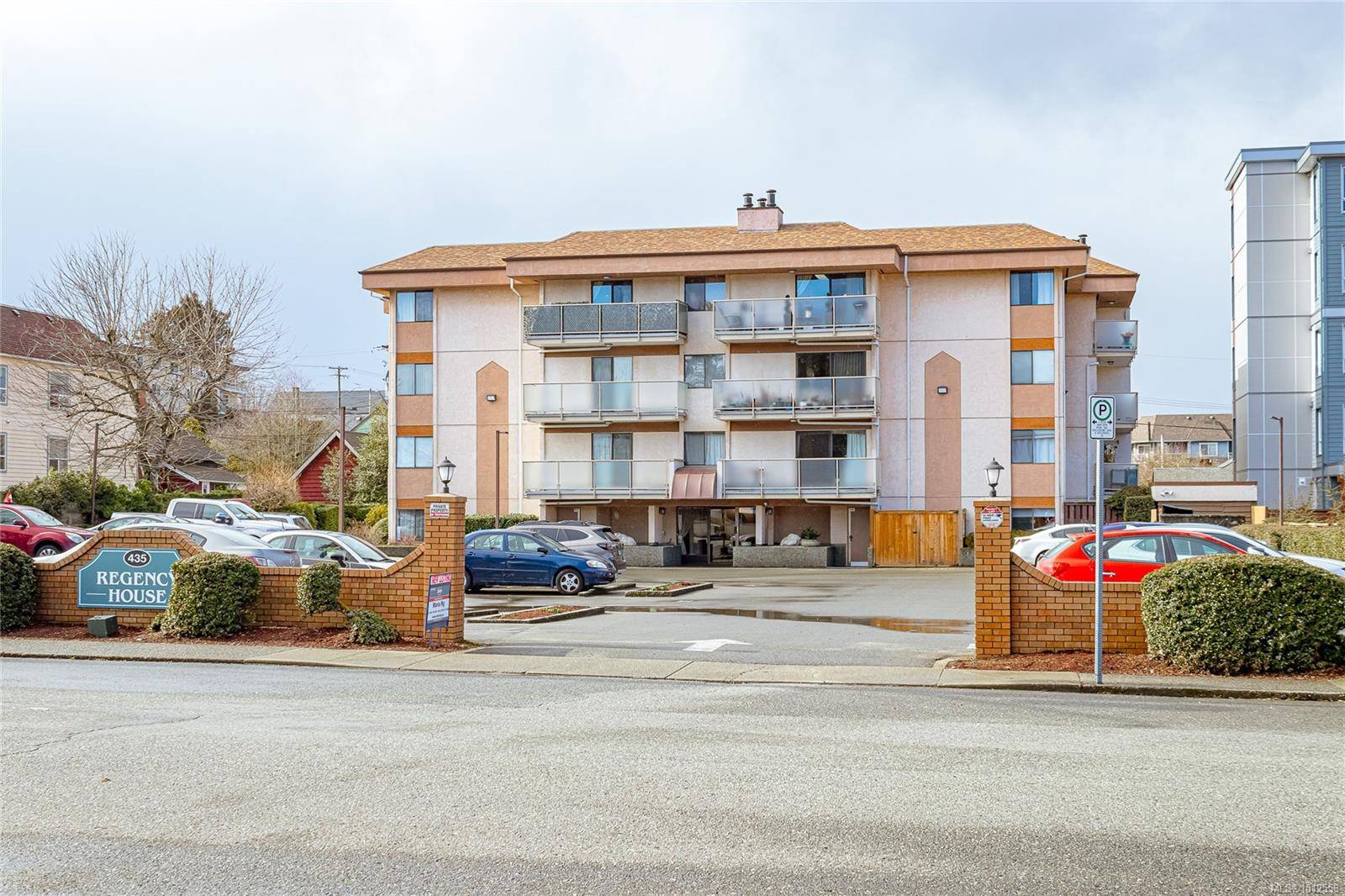 Duncan, BC V9L 3T3,435 Festubert St #402