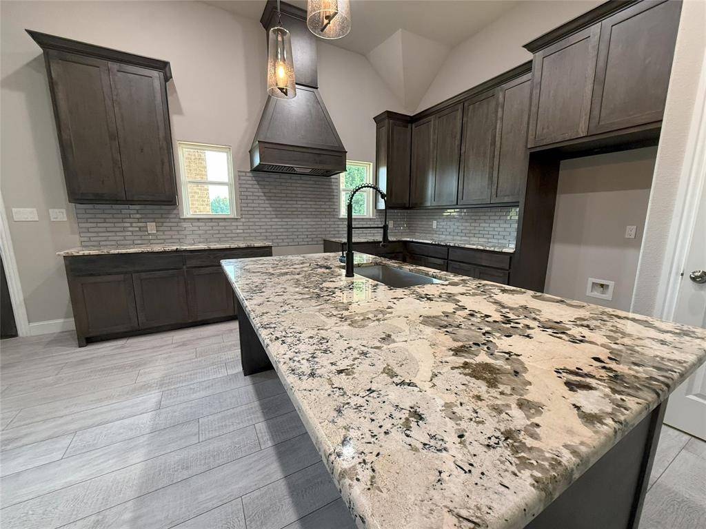 Bonham, TX 75418,1007 legend Avenue