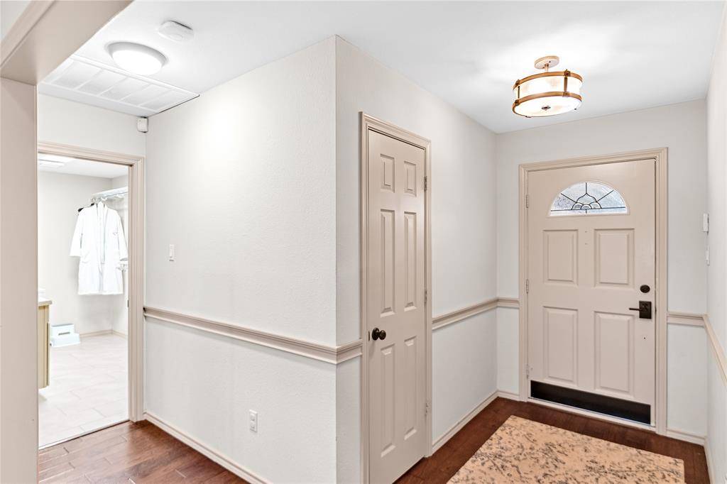 Grapevine, TX 76051,5202 Heatherdale Drive