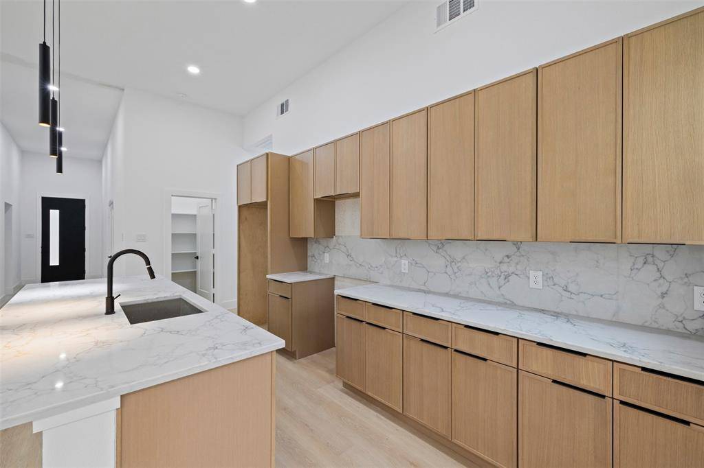 Dallas, TX 75217,1123 RIVERWOOD