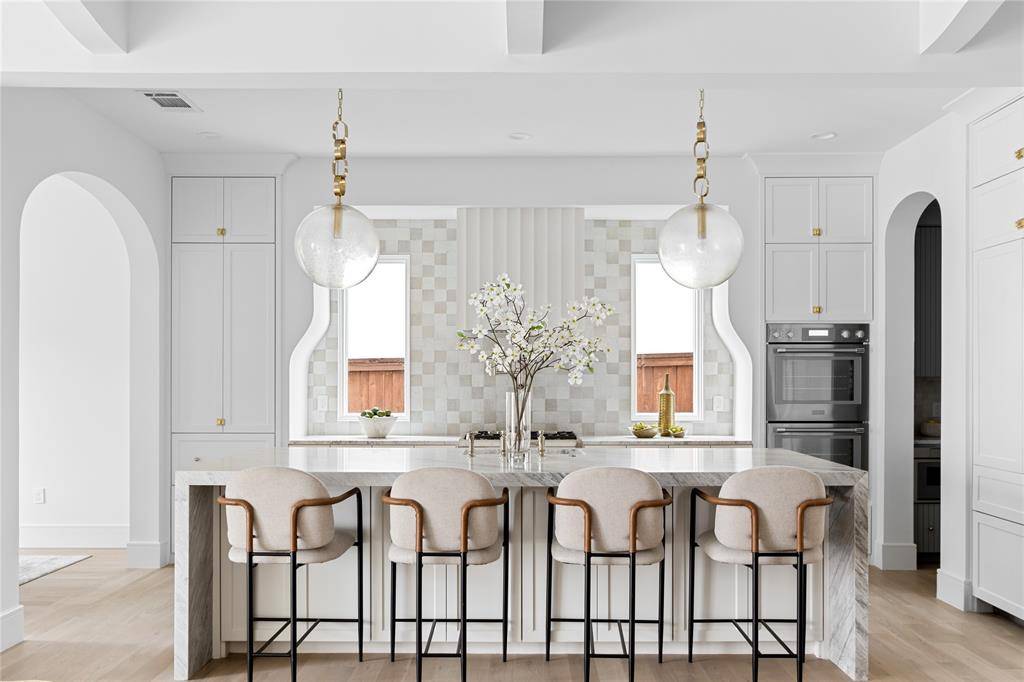 Dallas, TX 75214,6454 Kenwood Avenue