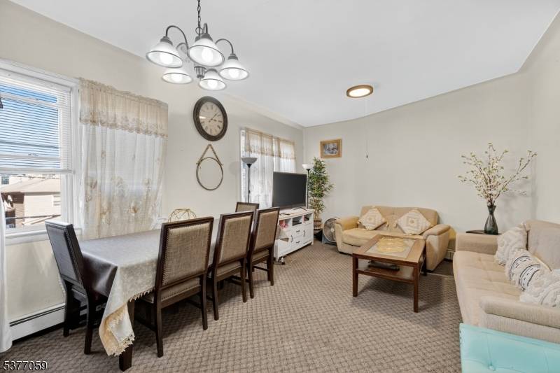 Bayonne City, NJ 07002,98 W 49Th St