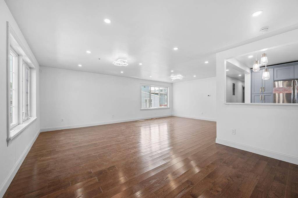 Staten  Island, NY 10314,30 Church AVE