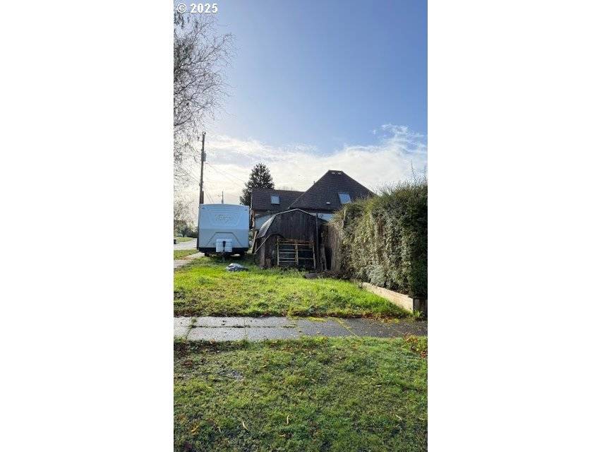 Coquille, OR 97423,377 N ELLIOTT ST