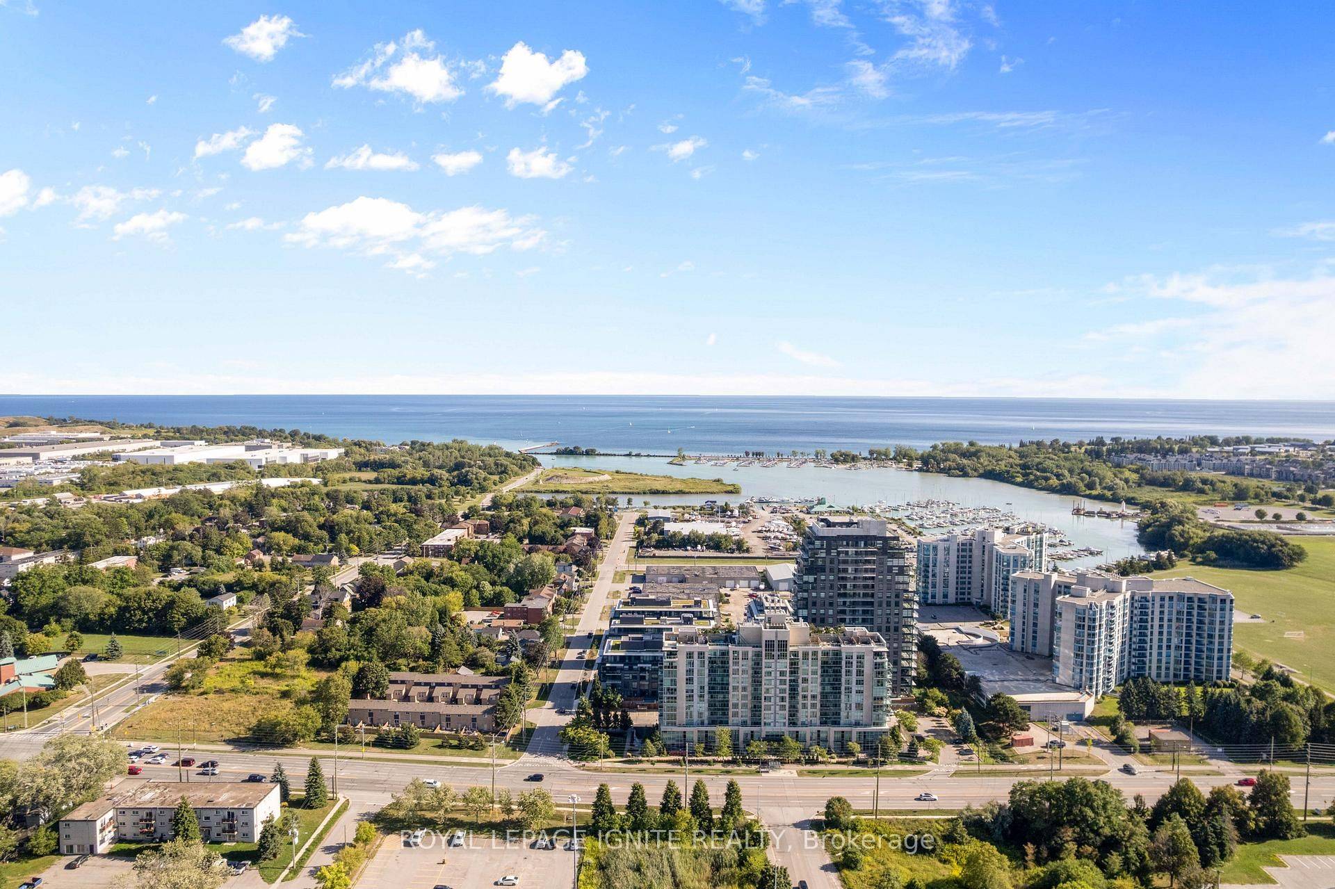 Whitby, ON L1N 0P2,1604(B) Charles ST #414