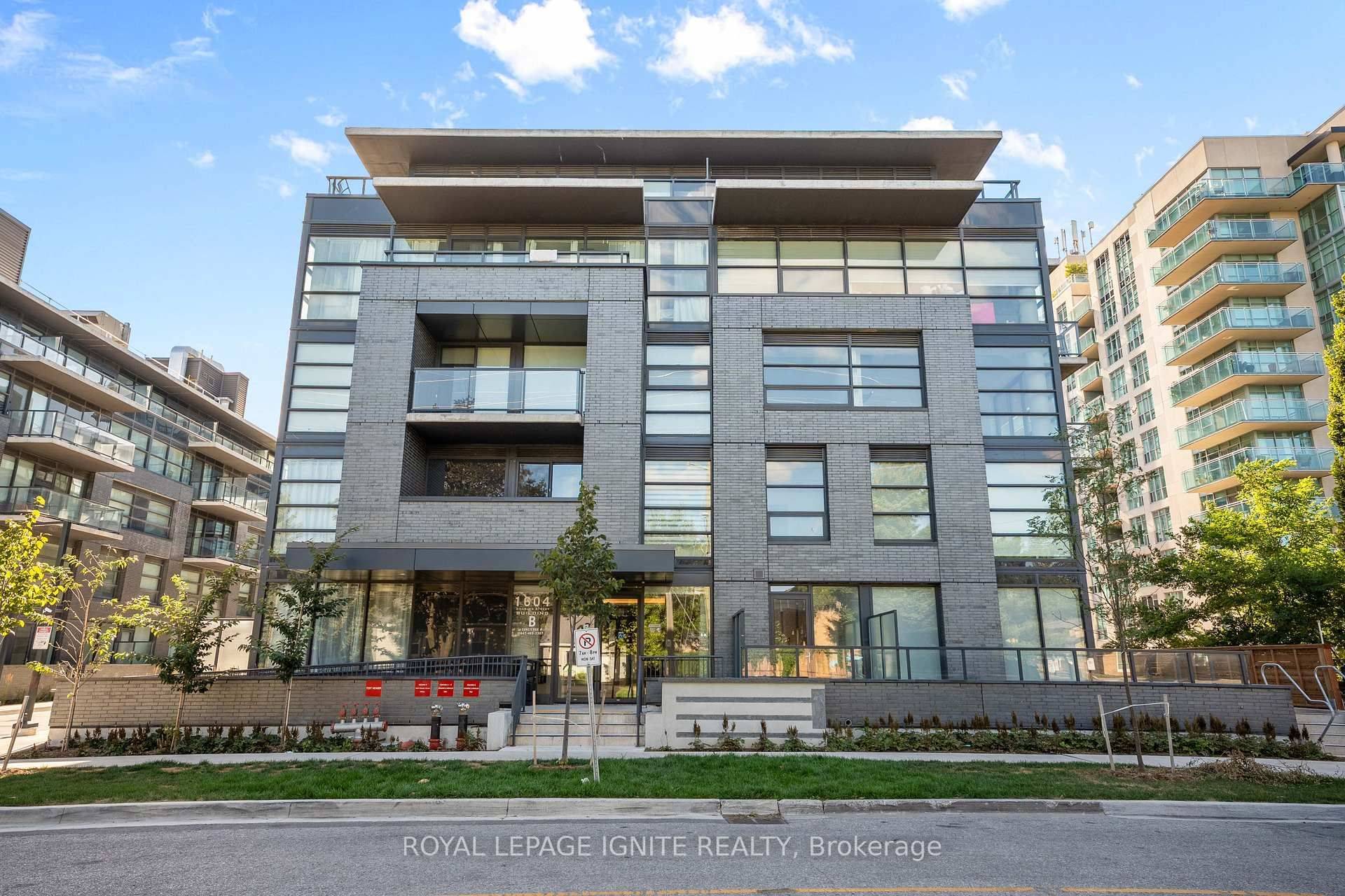 Whitby, ON L1N 0P2,1604(B) Charles ST #414