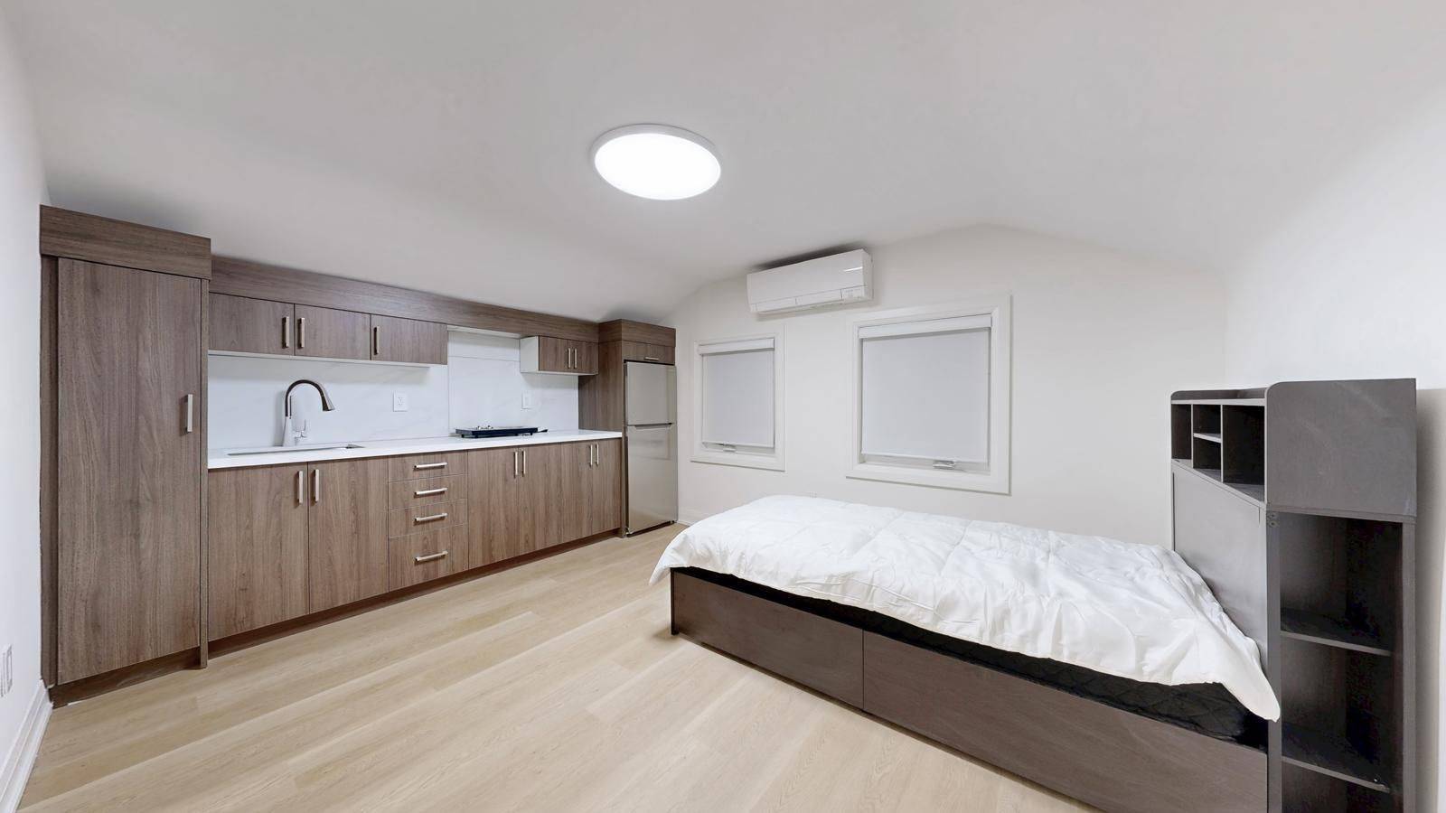 Toronto E10, ON M1C 1C7,61 Gladys RD #unit 3